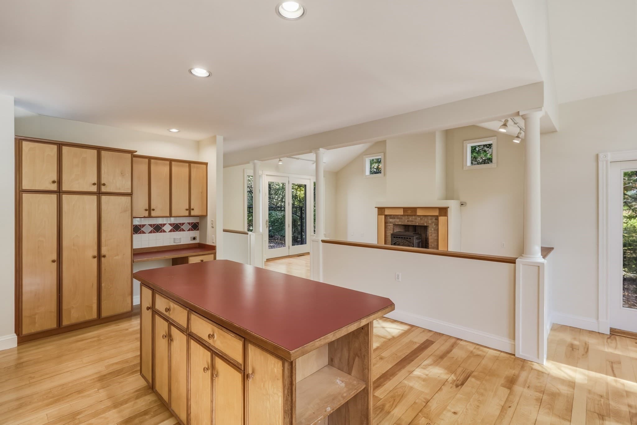 Single Family Residence at 521 Old Farm Rd, Amherst MA 01002, photo 13 of 40