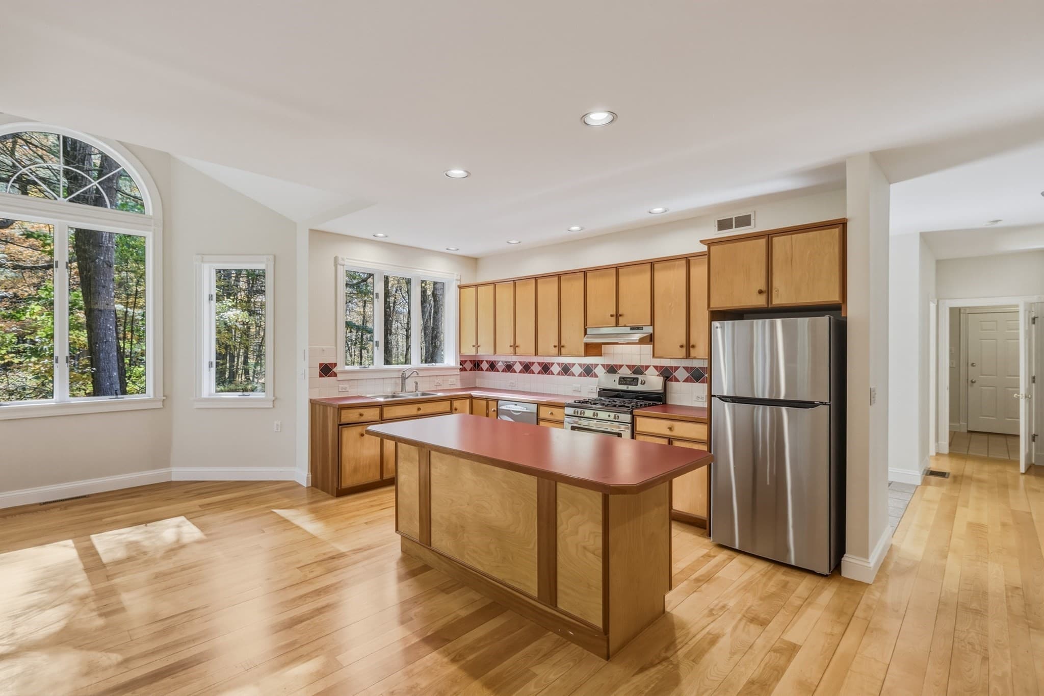 Single Family Residence at 521 Old Farm Rd, Amherst MA 01002, photo 7 of 40