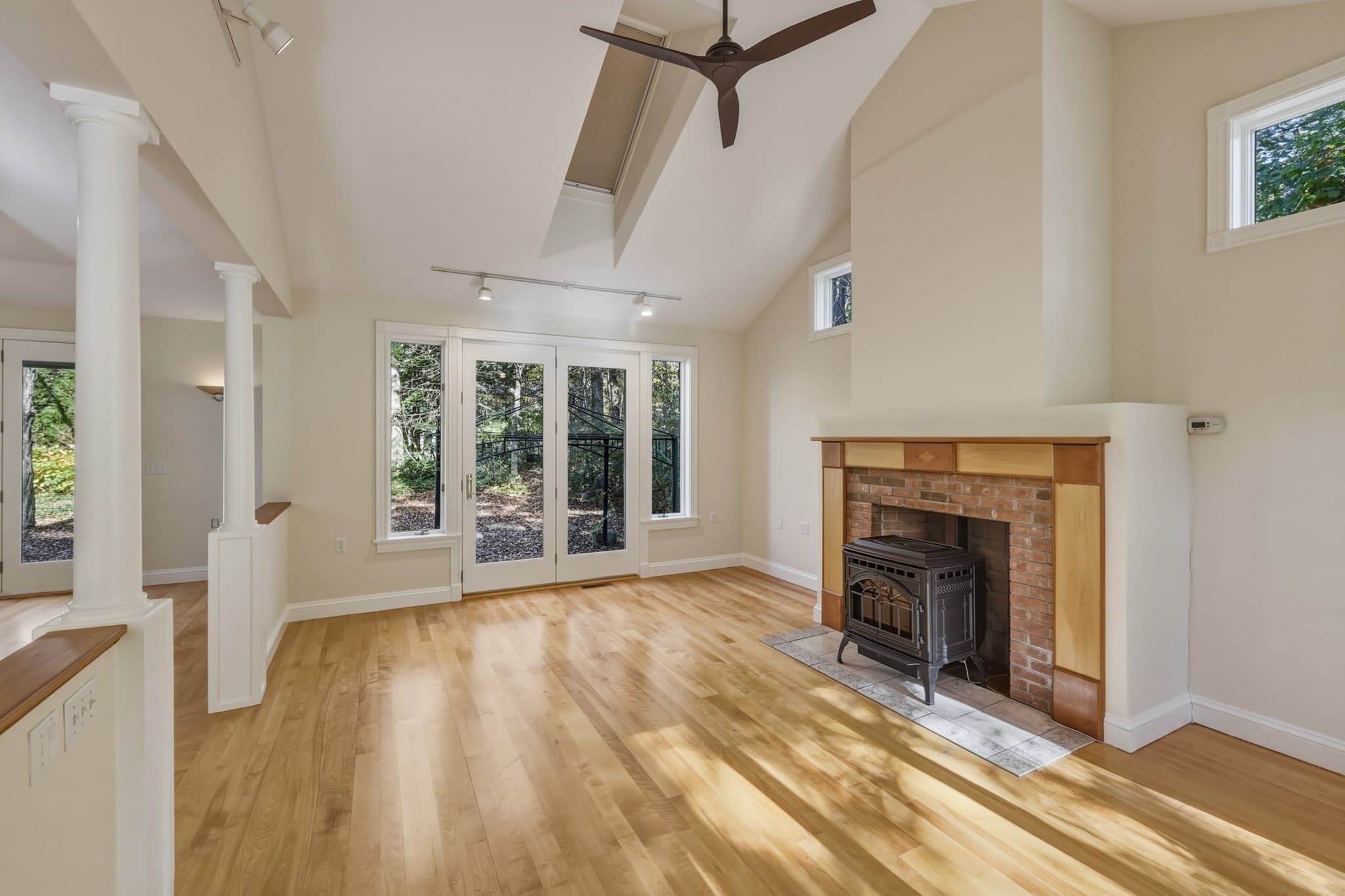 Single Family Residence at 521 Old Farm Rd, Amherst MA 01002, photo 5 of 40