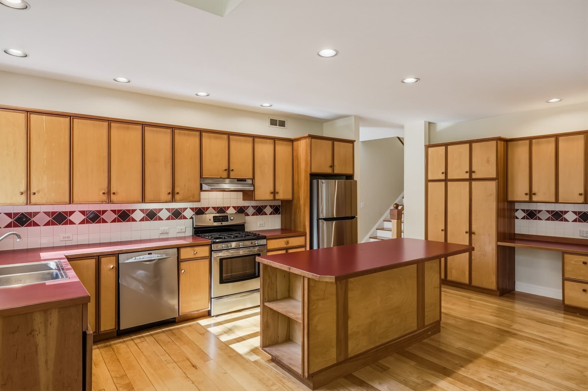 Single Family Residence at 521 Old Farm Rd, Amherst MA 01002, photo 10 of 40