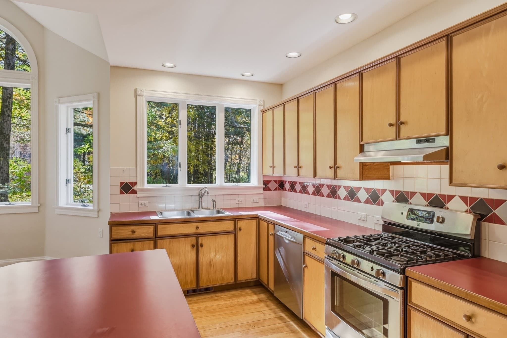 Single Family Residence at 521 Old Farm Rd, Amherst MA 01002, photo 14 of 40