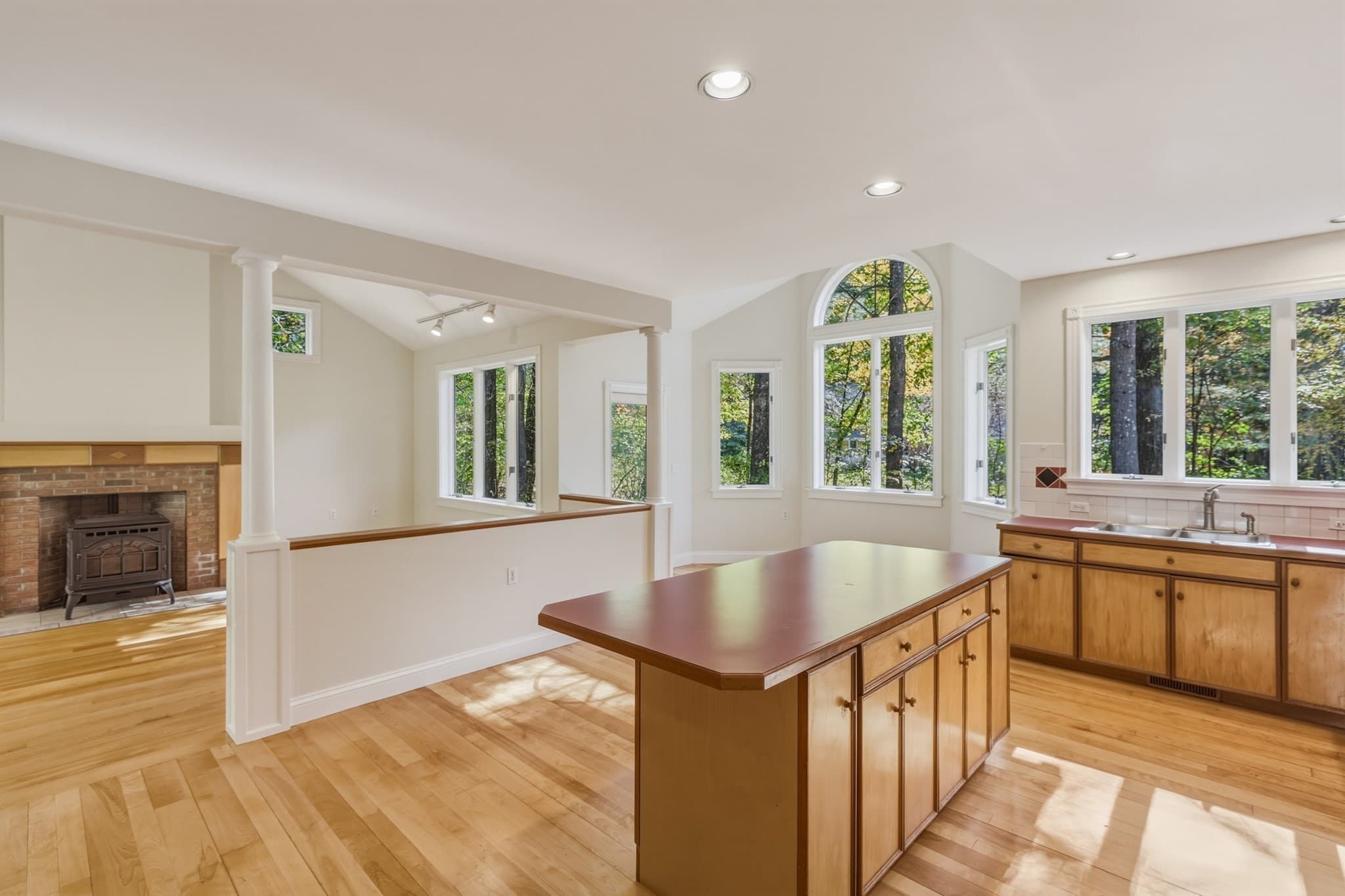 Single Family Residence at 521 Old Farm Rd, Amherst MA 01002, photo 8 of 40