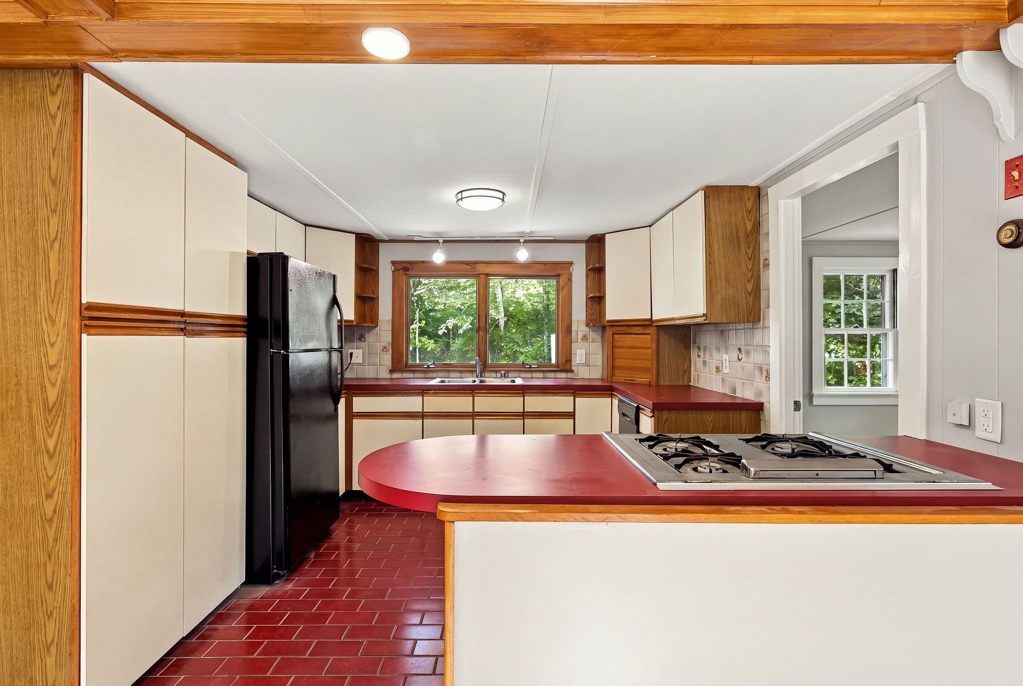 Single Family Residence at 16 Lakeside Dr, Barnstable MA 02648, photo 26 of 41
