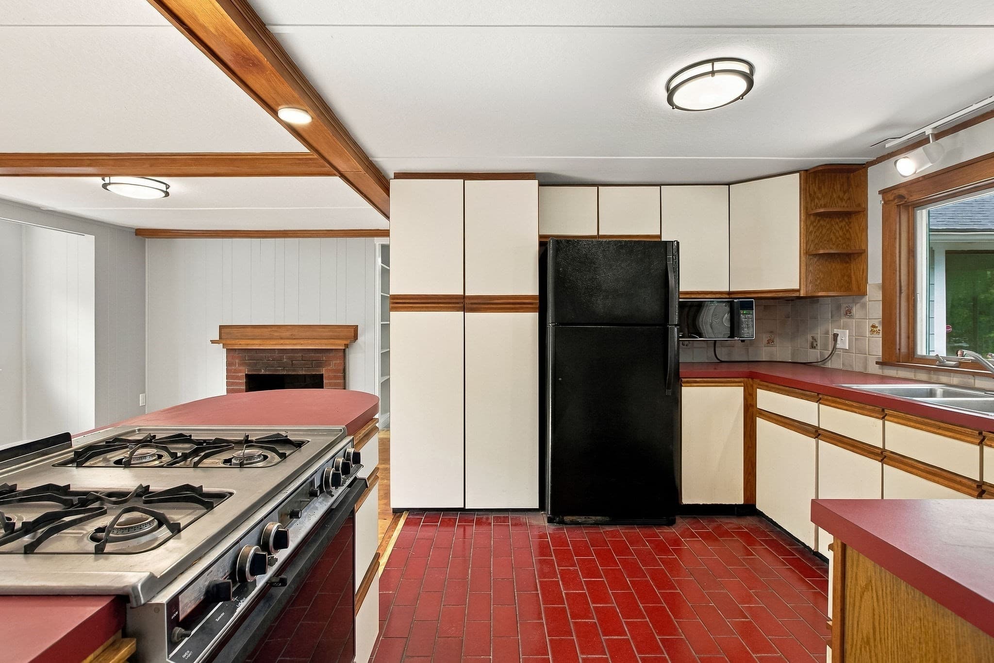 Single Family Residence at 16 Lakeside Dr, Barnstable MA 02648, photo 29 of 41