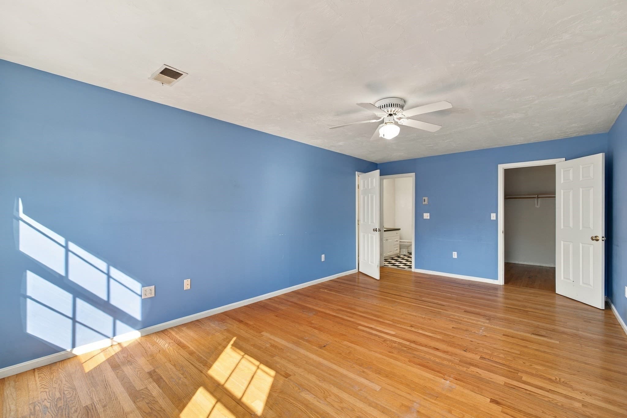 Single Family Residence at 160 Saunders Rd, Norwood MA 02062, photo 22 of 41