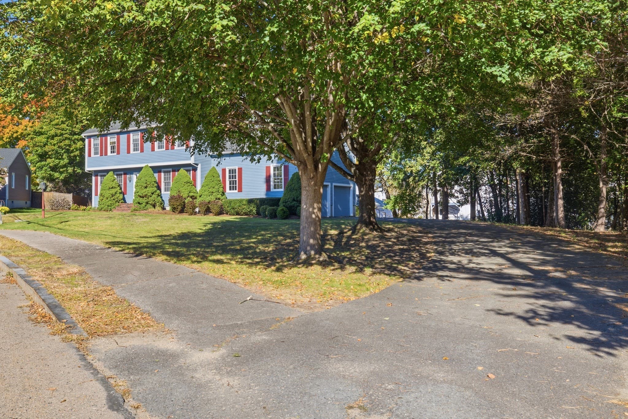 Single Family Residence at 160 Saunders Rd, Norwood MA 02062, photo 5 of 41