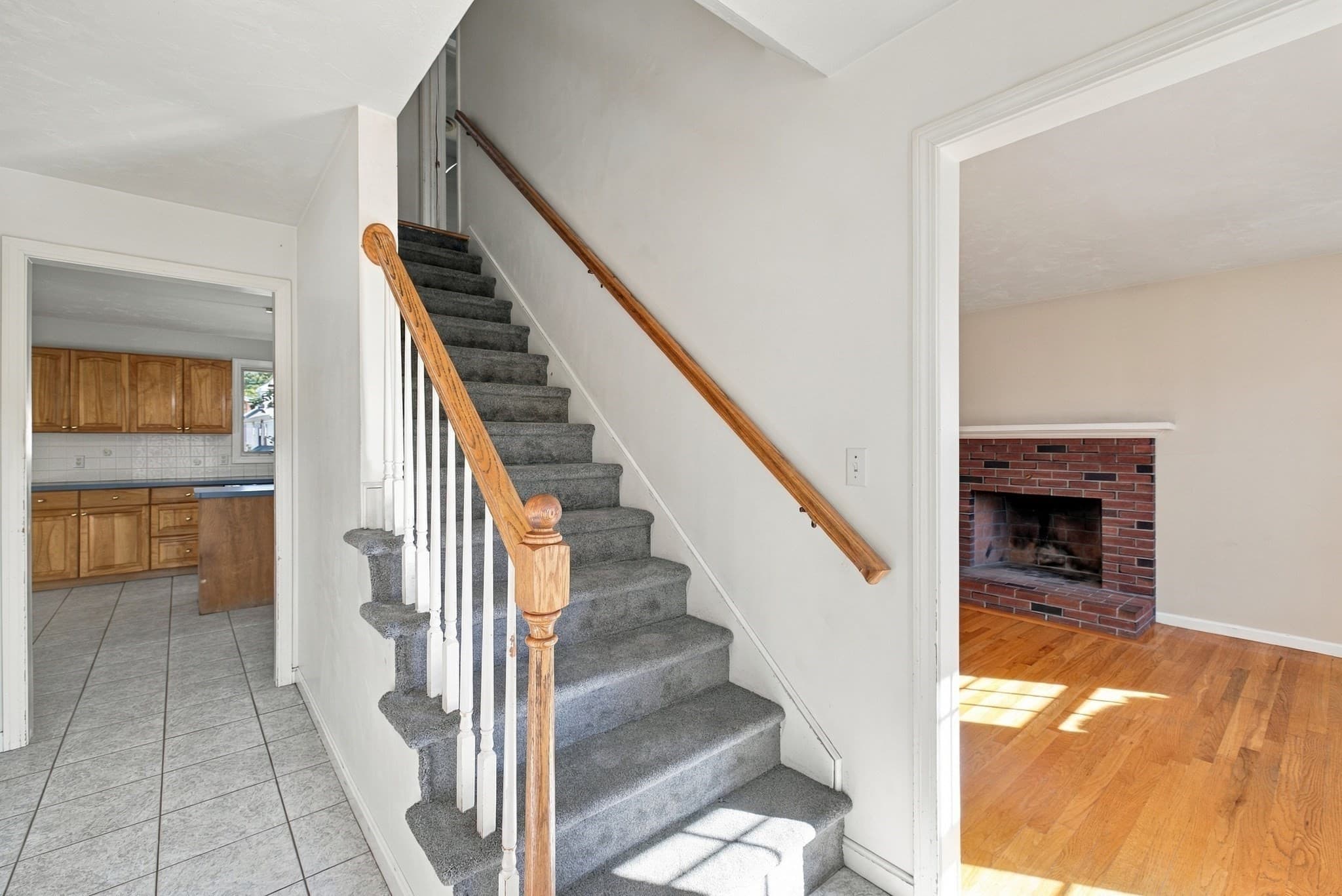 Single Family Residence at 160 Saunders Rd, Norwood MA 02062, photo 9 of 41