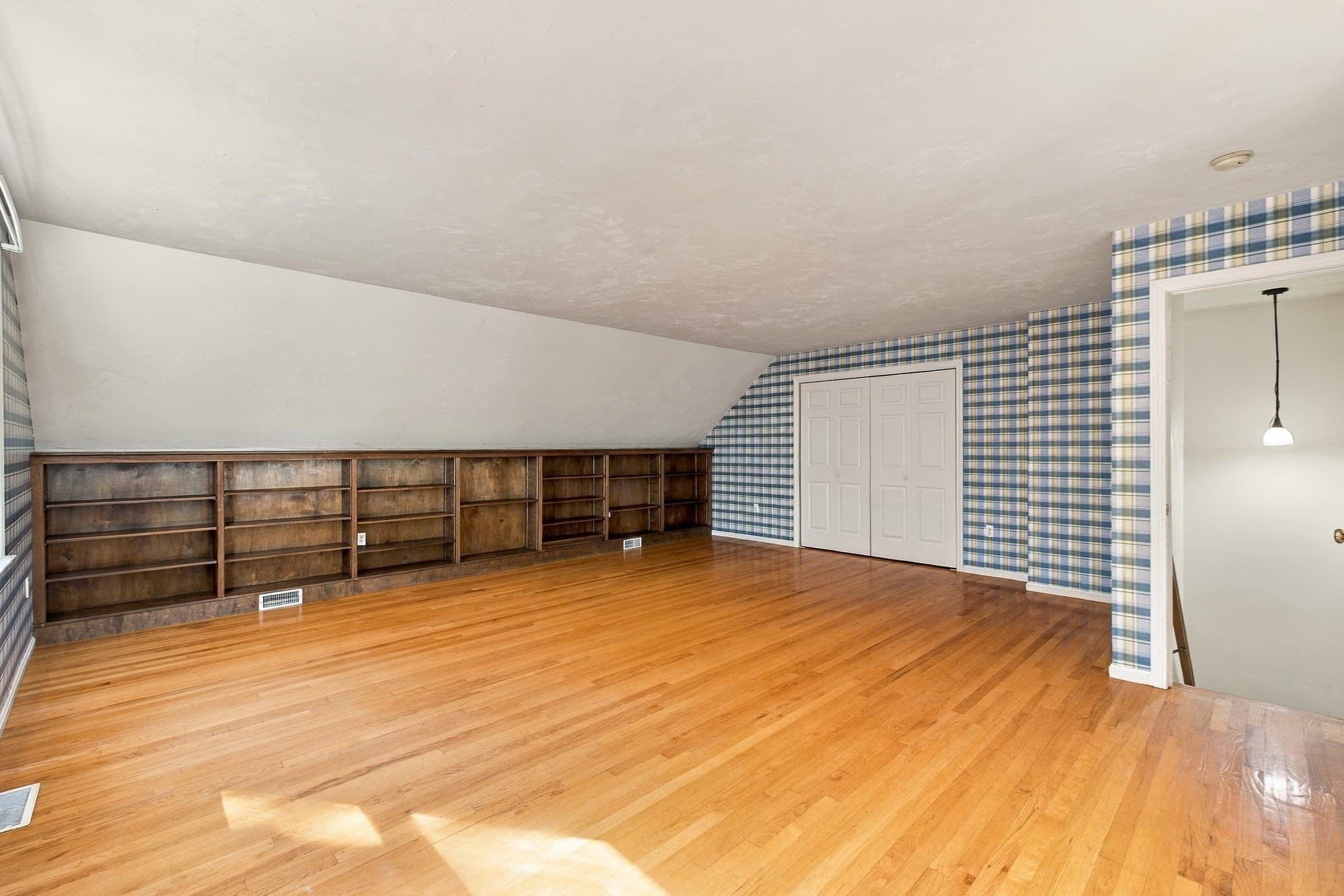 Single Family Residence at 160 Saunders Rd, Norwood MA 02062, photo 34 of 41
