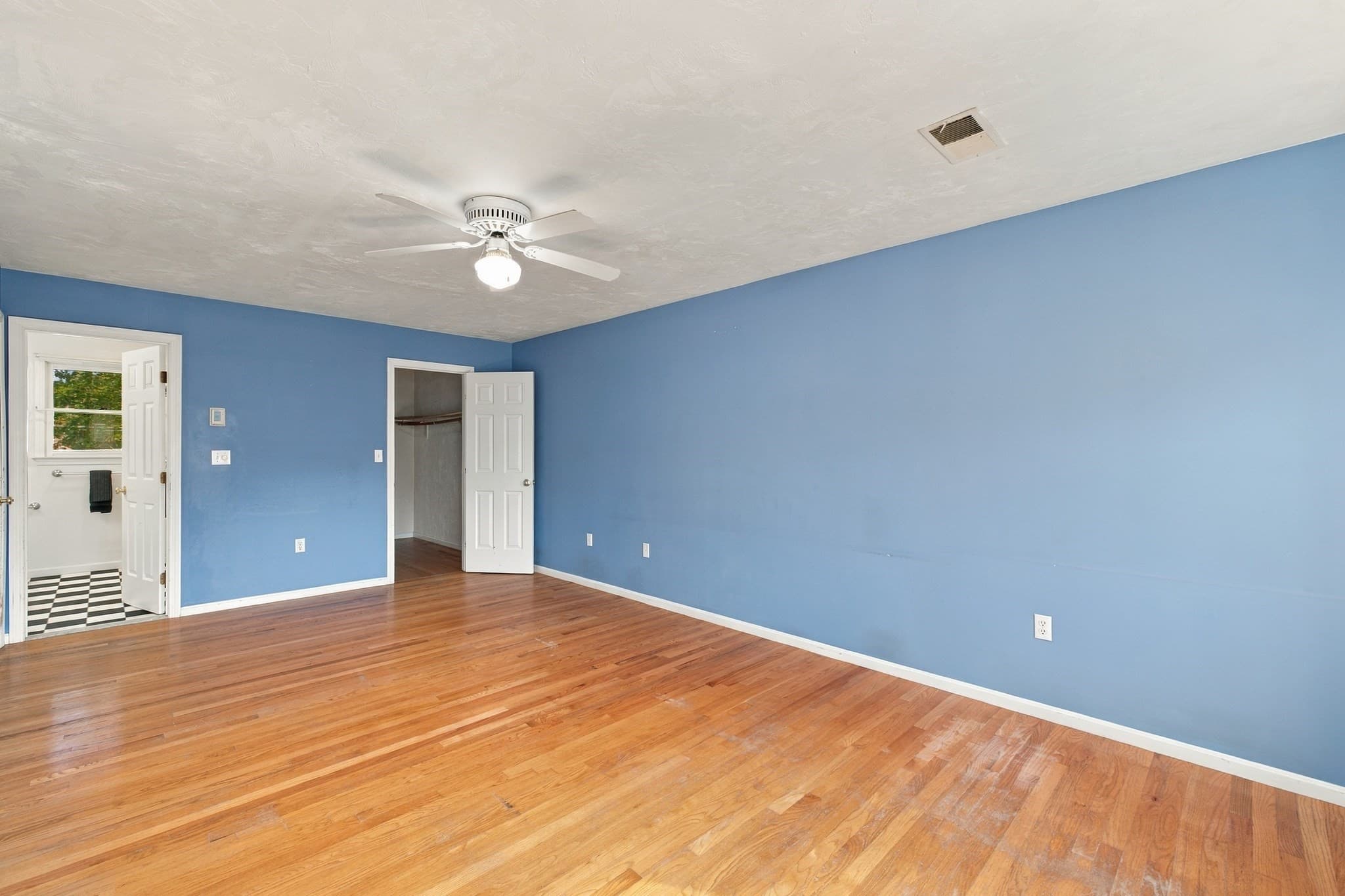 Single Family Residence at 160 Saunders Rd, Norwood MA 02062, photo 29 of 41