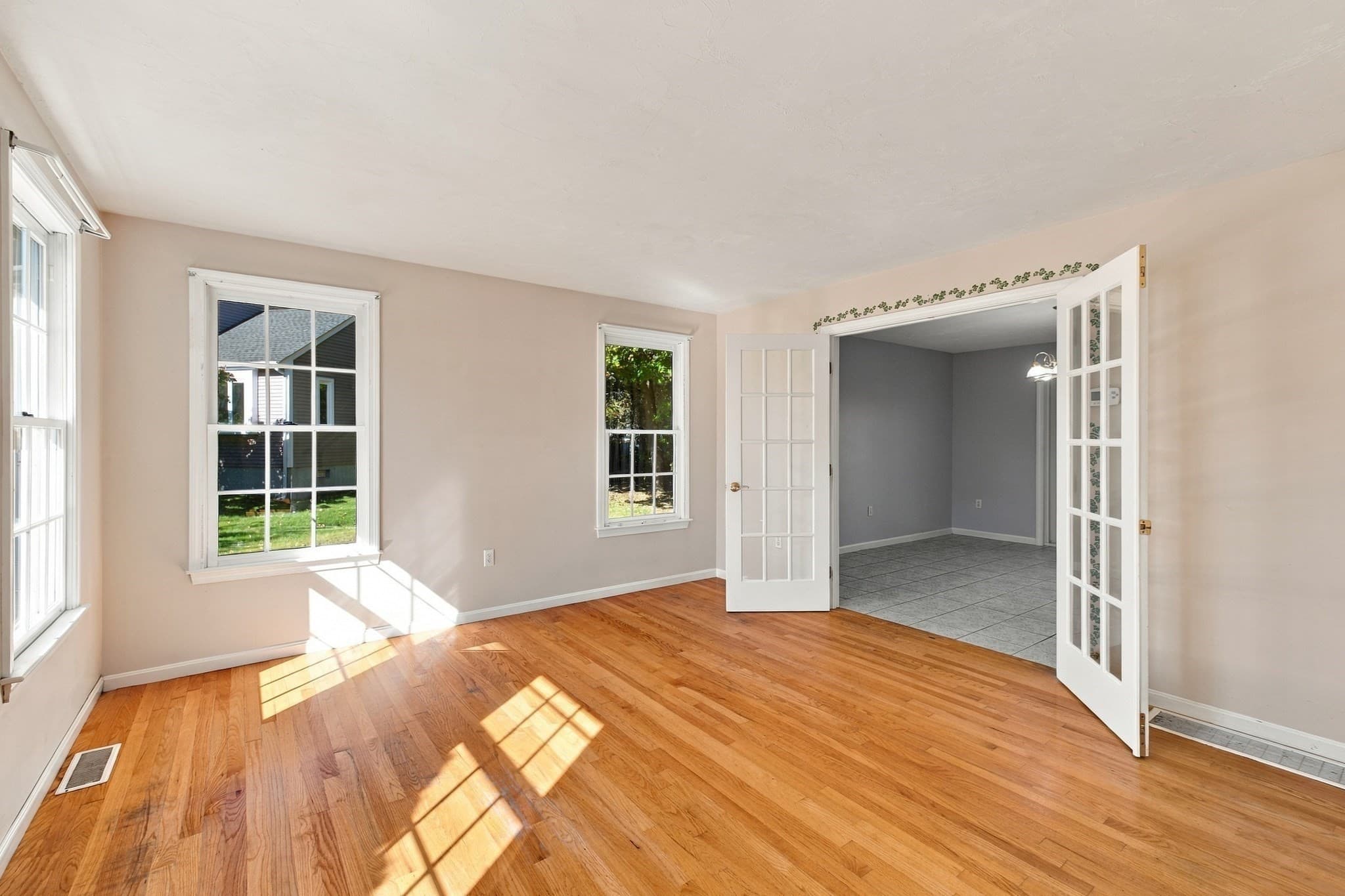 Single Family Residence at 160 Saunders Rd, Norwood MA 02062, photo 21 of 41
