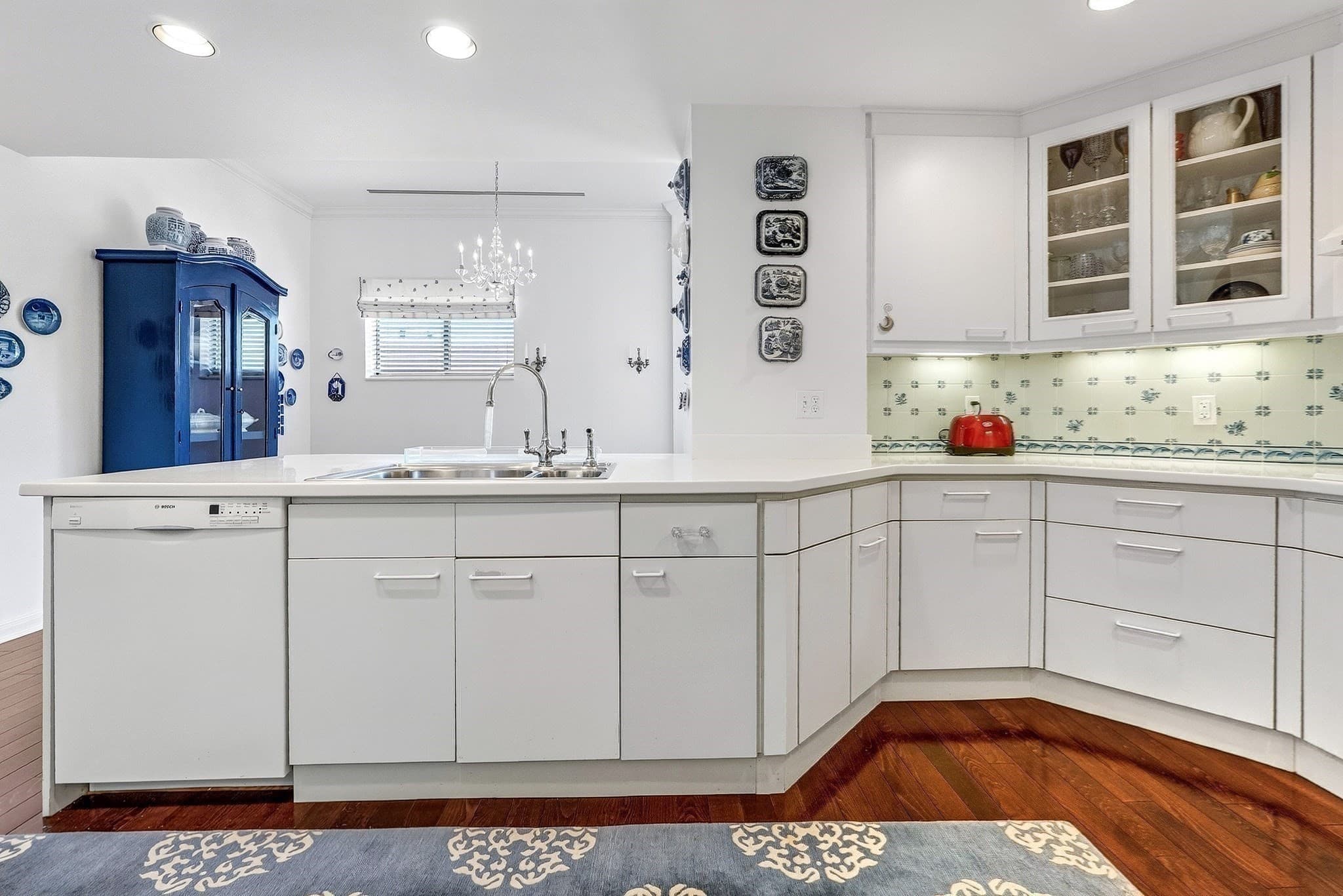 Condominium at 99 Florence St # 5B, Newton MA 02467, Newton, photo 13 of 32