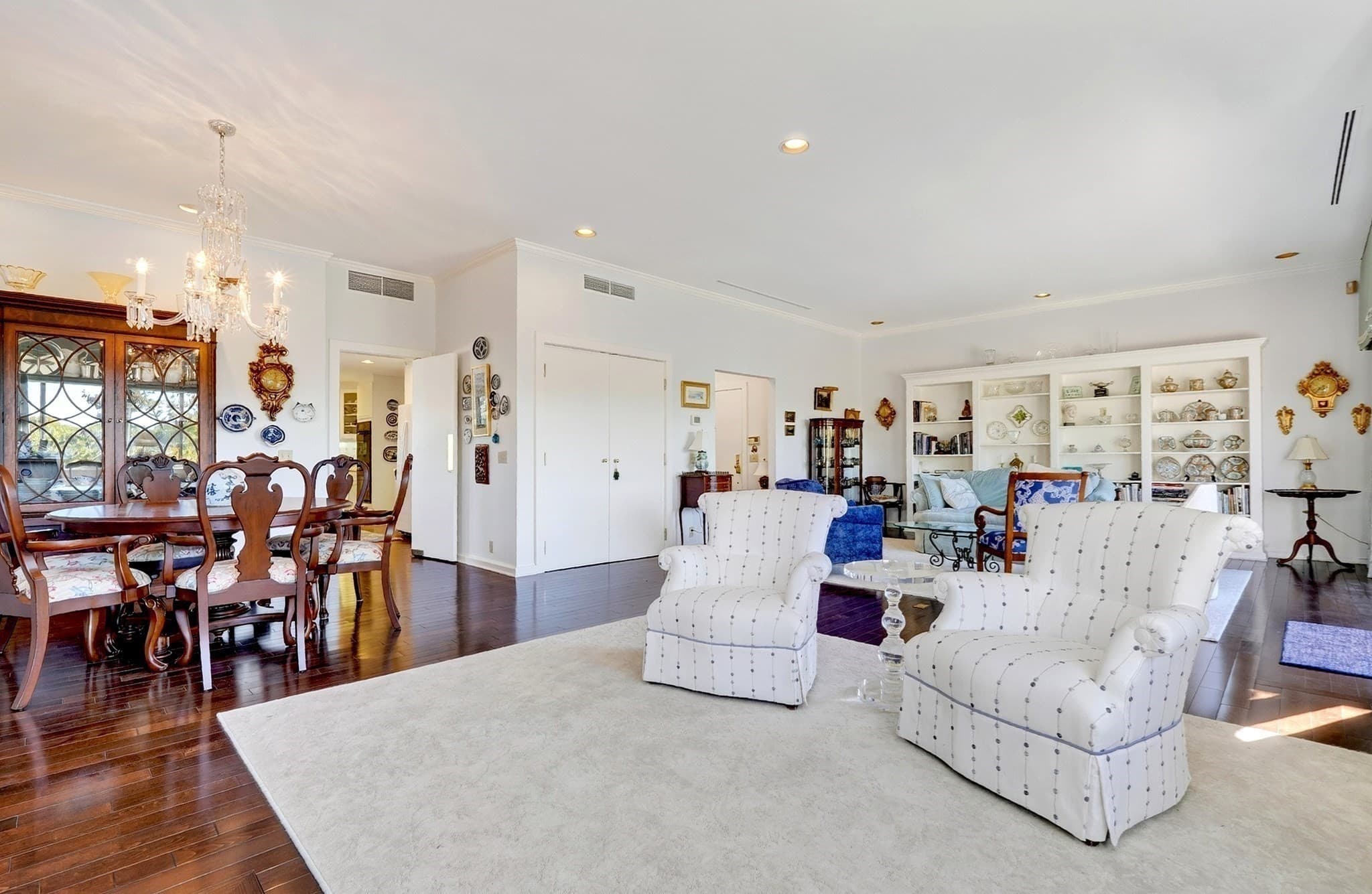 Condominium at 99 Florence St # 5B, Newton MA 02467, Newton, photo 7 of 32
