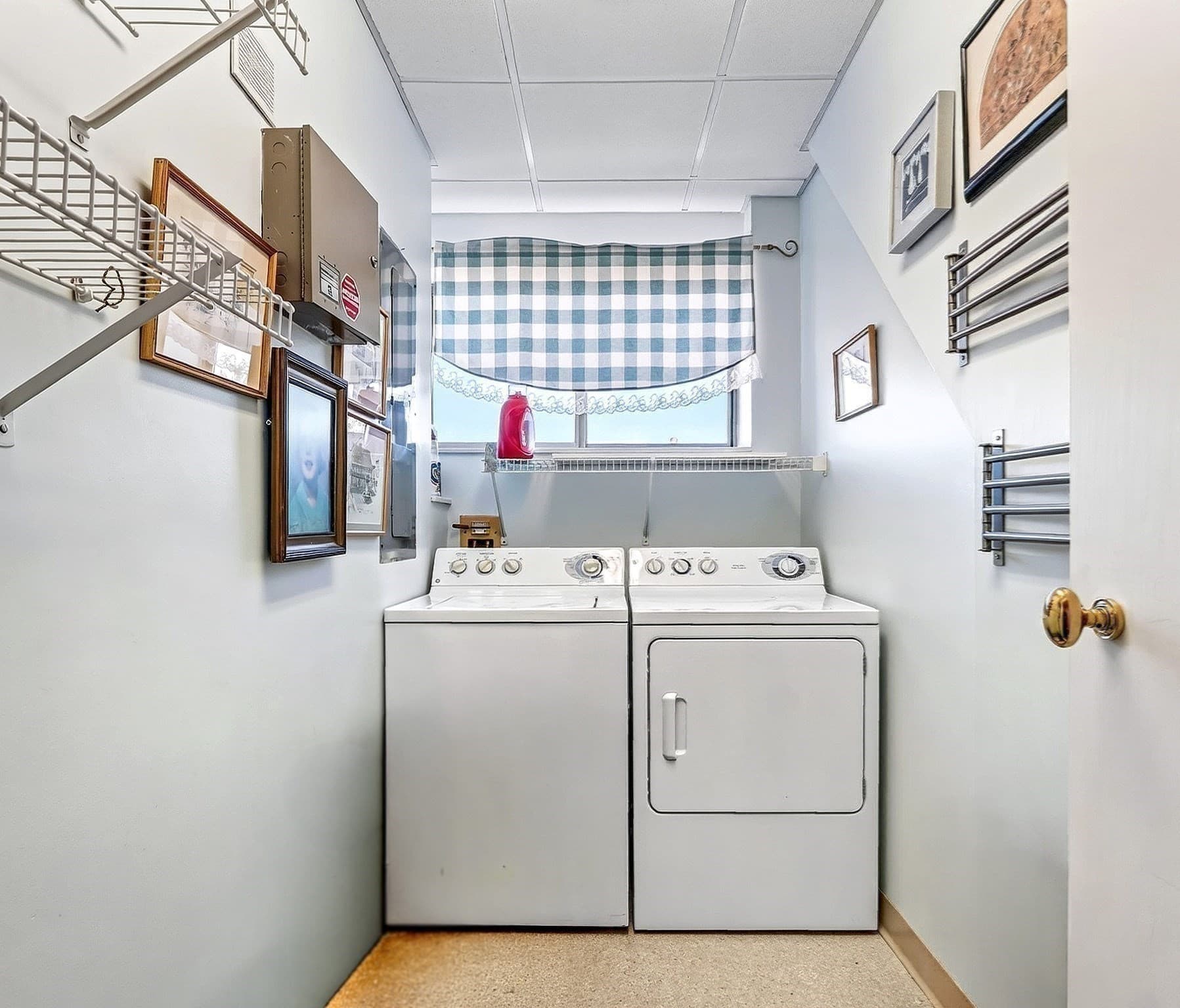 Condominium at 99 Florence St # 5B, Newton MA 02467, Newton, photo 29 of 32