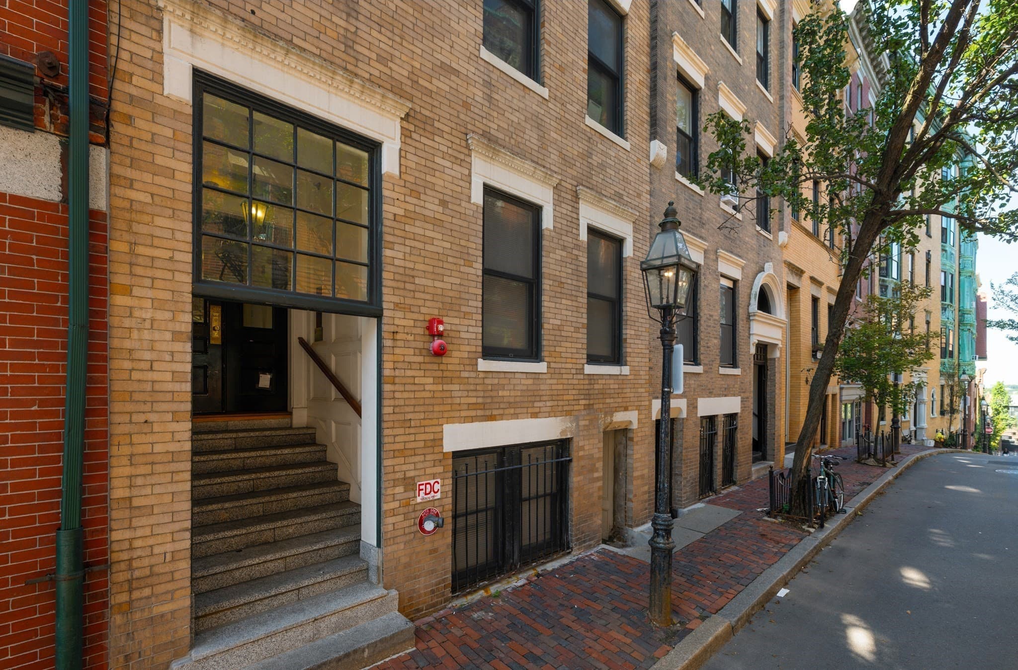 5-9 Family at 98 Myrtle Street, Boston MA 02114, photo 3 of 3