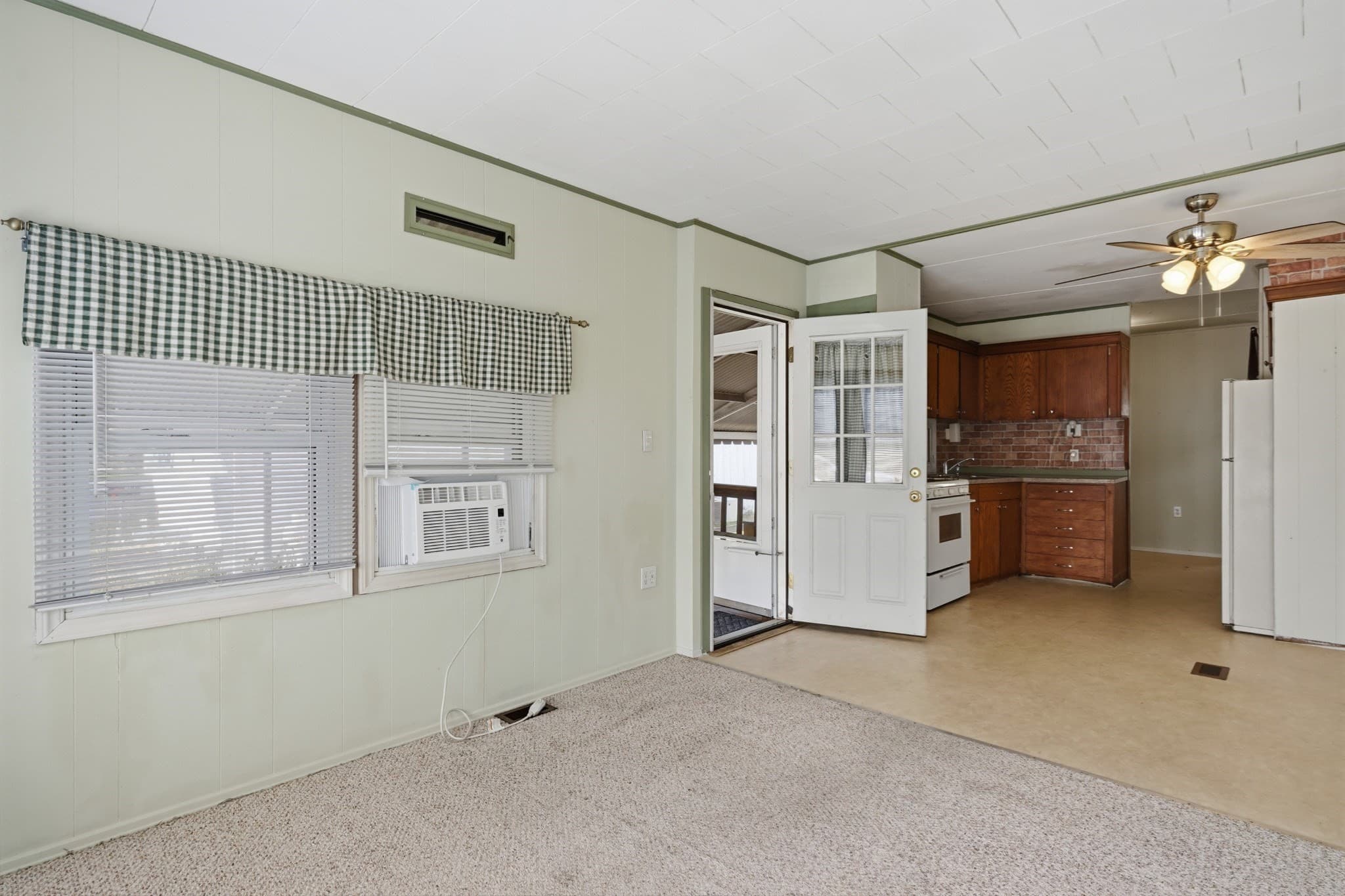 Mobile Home at 460 Collins Street # 33, Attleboro MA 02703, photo 7 of 20