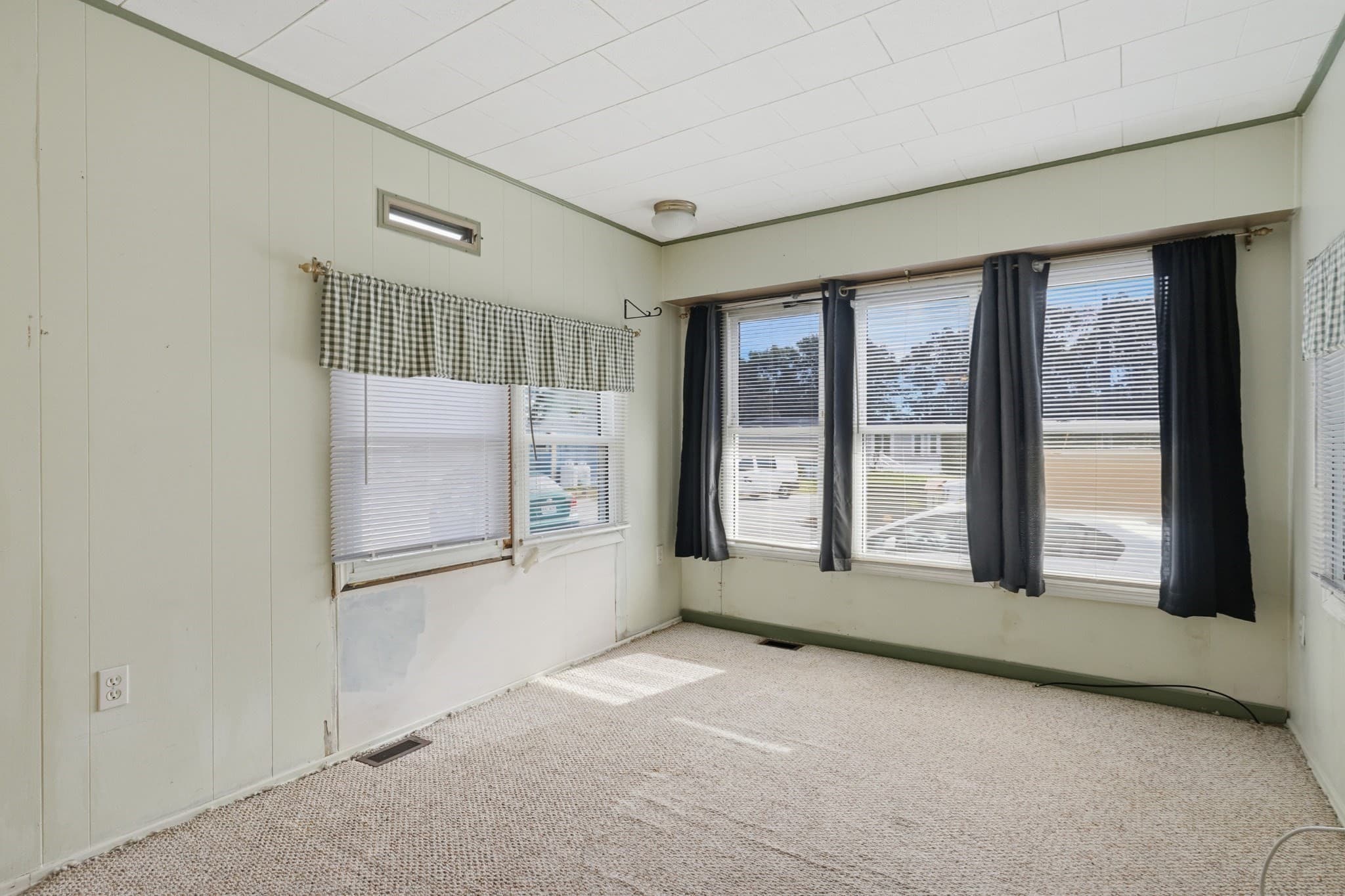 Mobile Home at 460 Collins Street # 33, Attleboro MA 02703, photo 9 of 20