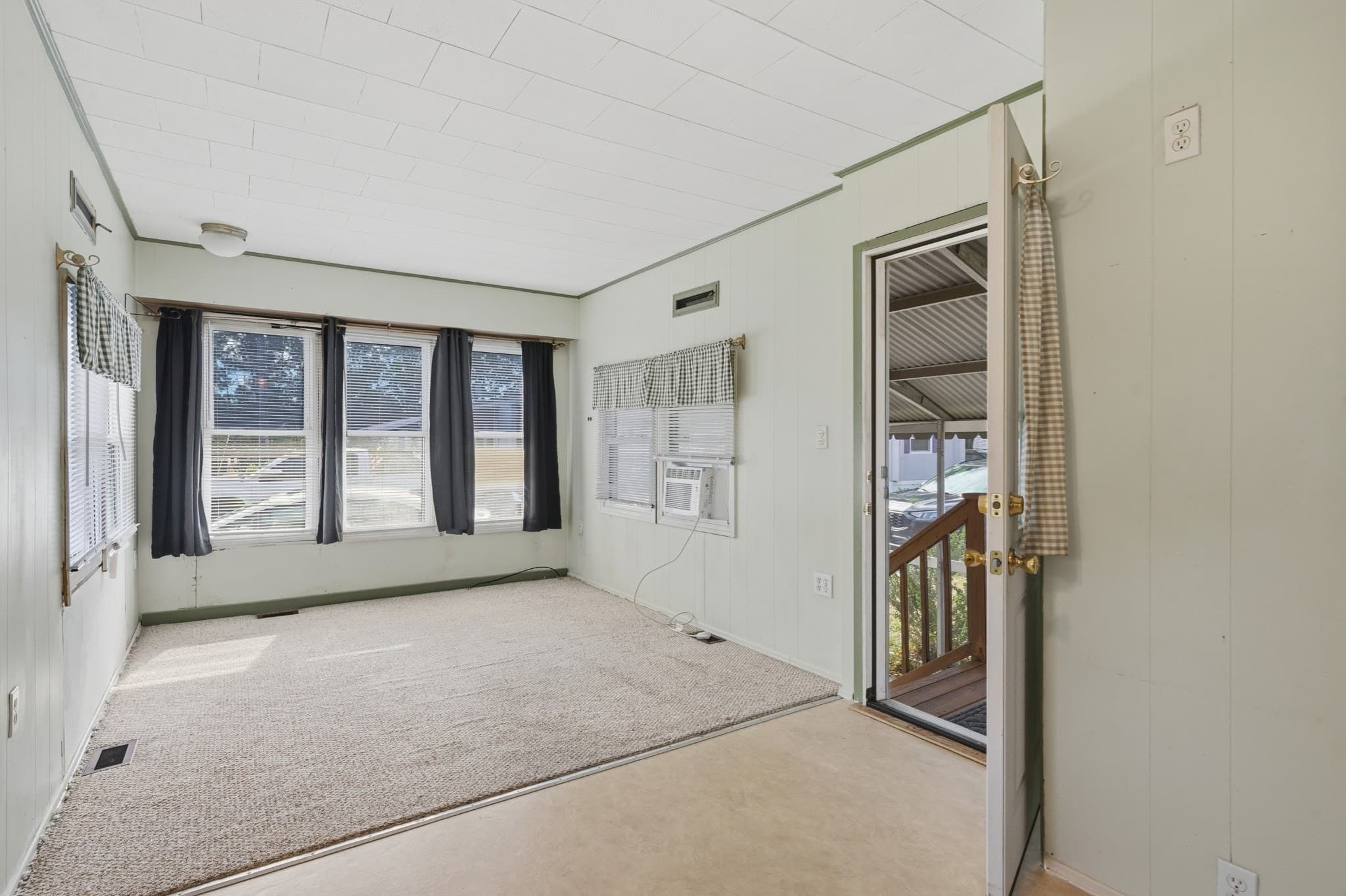 Mobile Home at 460 Collins Street # 33, Attleboro MA 02703, photo 8 of 20