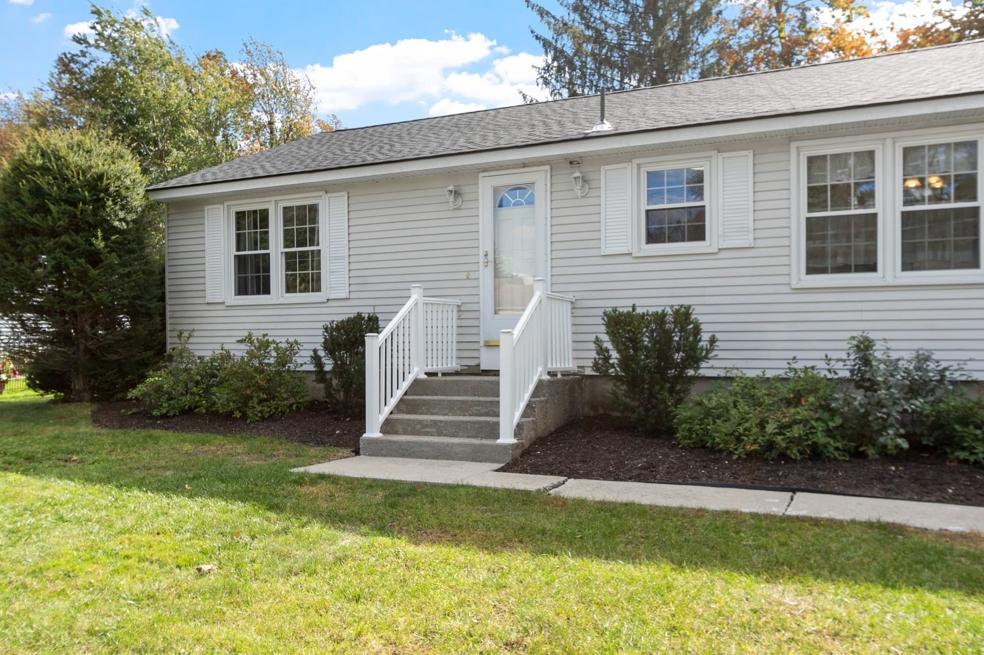 Single Family Residence at 64 Autumn Dr, Fitchburg MA 01420, photo 4 of 38