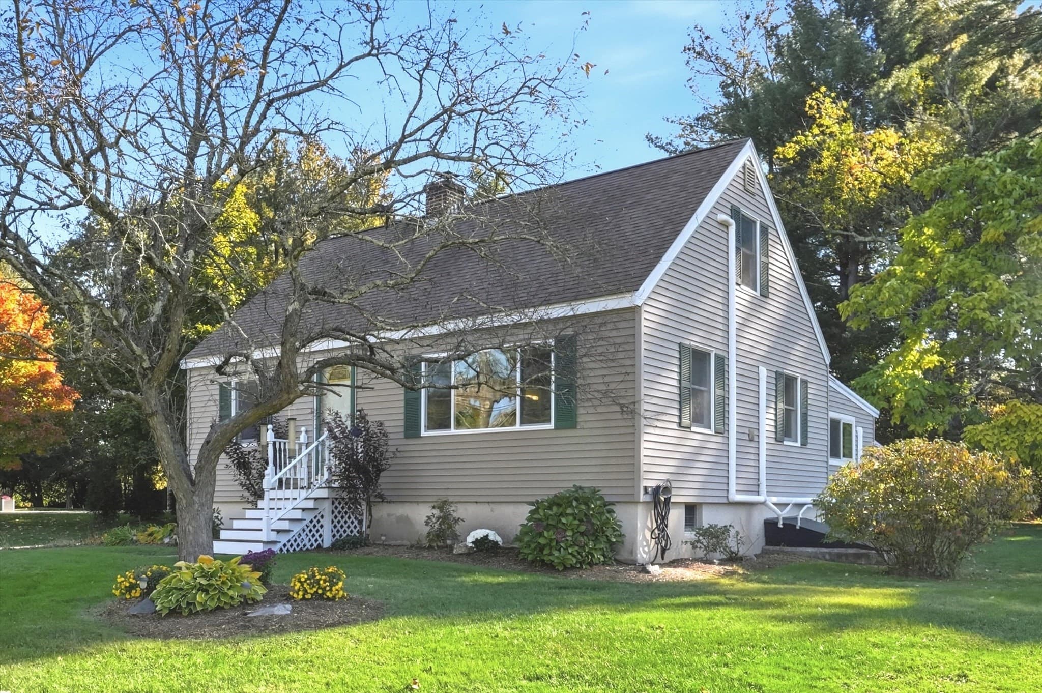 Single Family Residence at 1291 South St, Tewksbury MA 01876, Tewksbury, photo 2 of 40