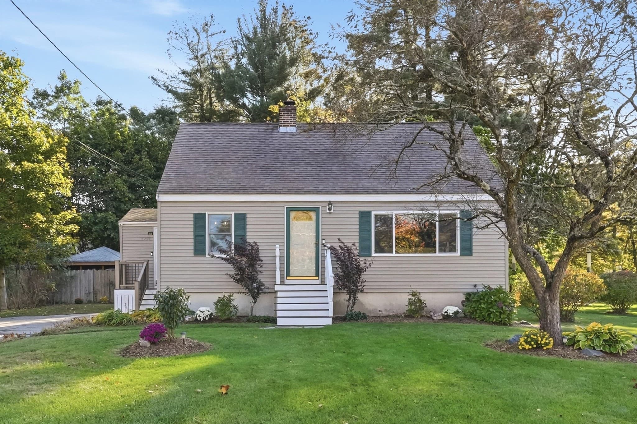 Single Family Residence at 1291 South St, Tewksbury MA 01876, Tewksbury, photo 3 of 40