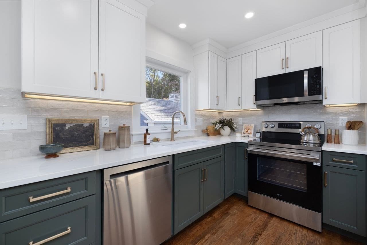 Single Family Residence at 111 Durfee, Tiverton RI 02878, photo 13 of 42