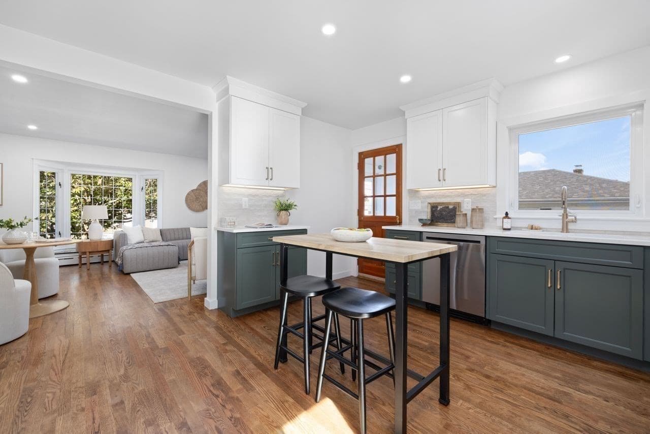 Single Family Residence at 111 Durfee, Tiverton RI 02878, photo 10 of 42