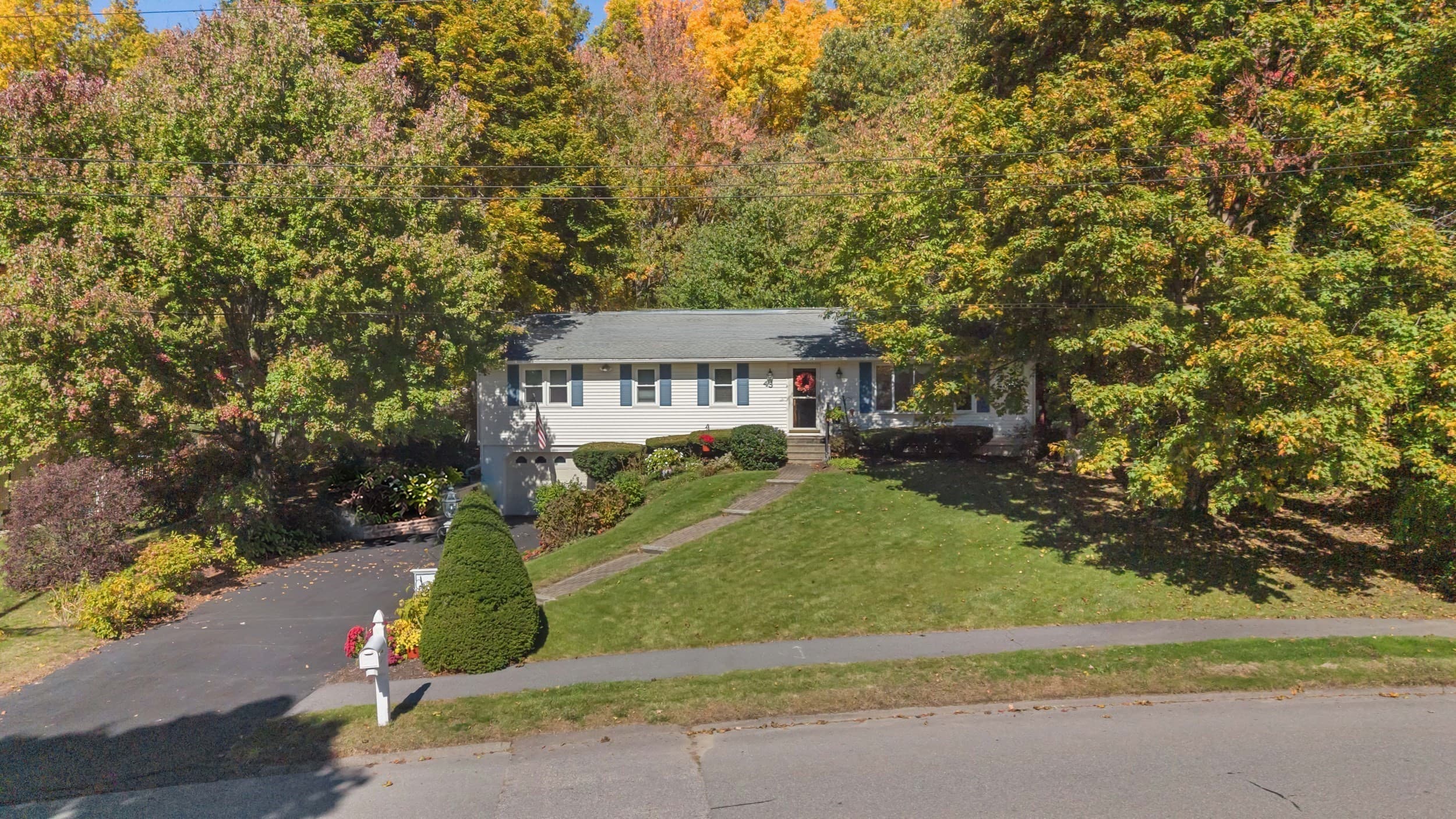 Single Family Residence at 43 Old Brook Rd, Shrewsbury MA 01545, photo 2 of 40