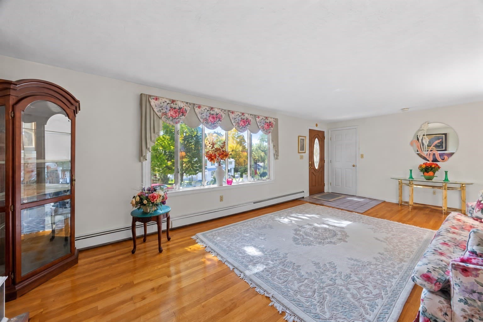Single Family Residence at 43 Old Brook Rd, Shrewsbury MA 01545, photo 12 of 40