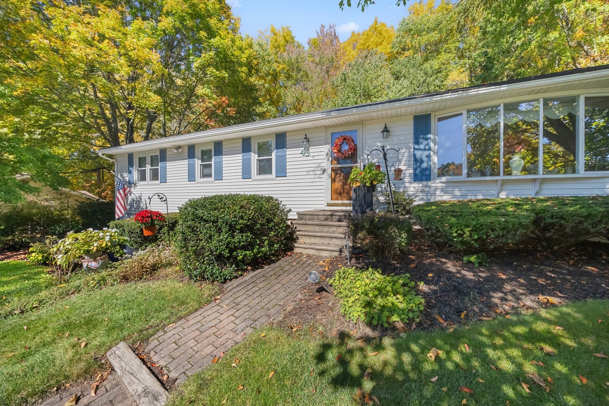 43 Old Brook Rd, Shrewsbury MA 01545