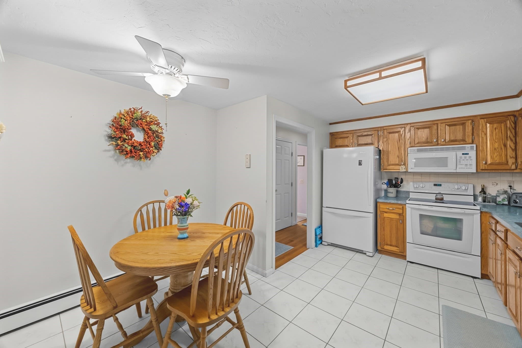 Single Family Residence at 43 Old Brook Rd, Shrewsbury MA 01545, photo 8 of 40