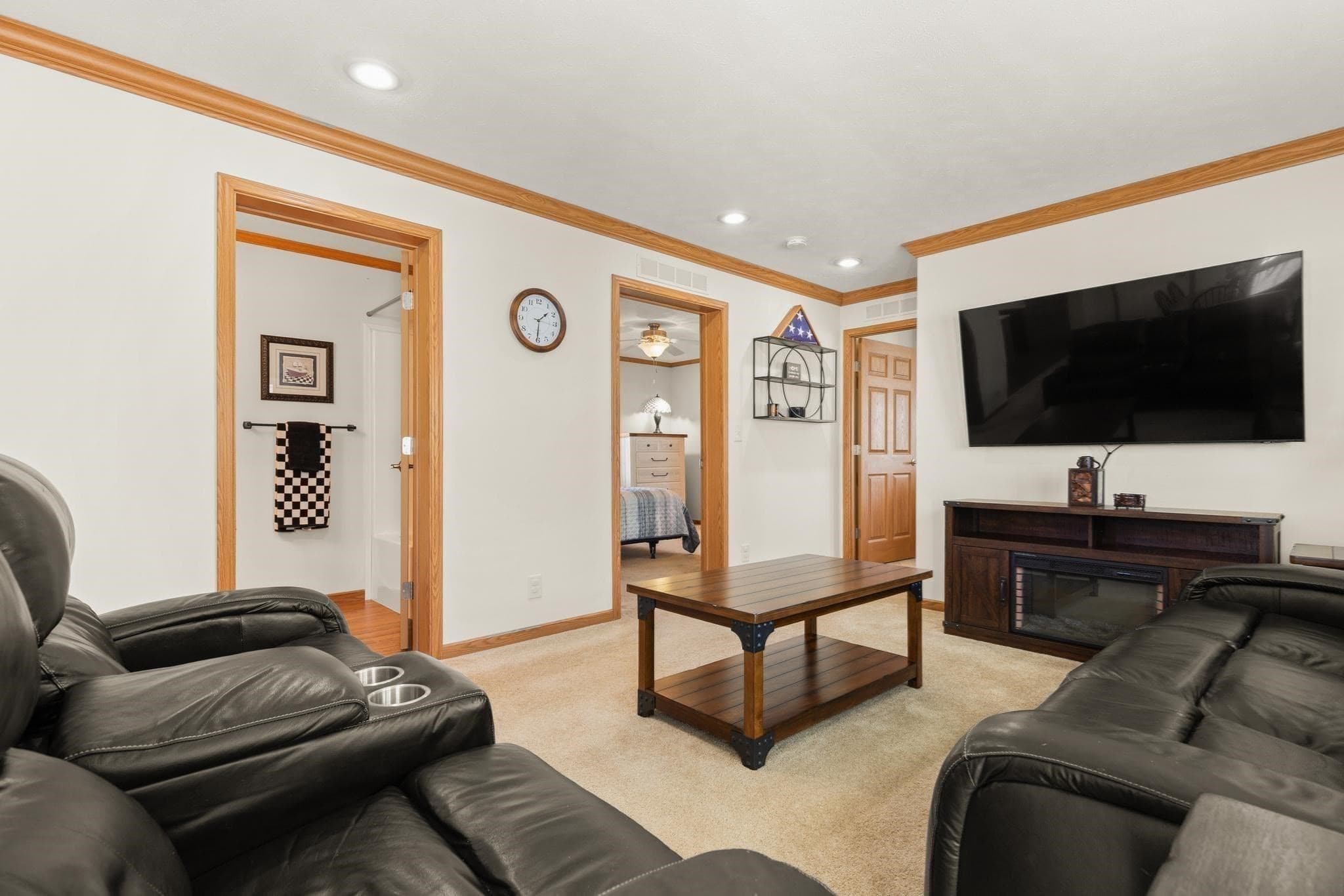 Single Family Residence at 16 Skyview Drive, Brockton MA 02301, photo 13 of 22