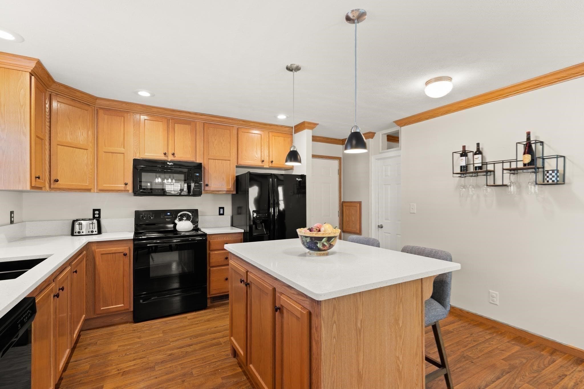 Single Family Residence at 16 Skyview Drive, Brockton MA 02301, photo 4 of 22