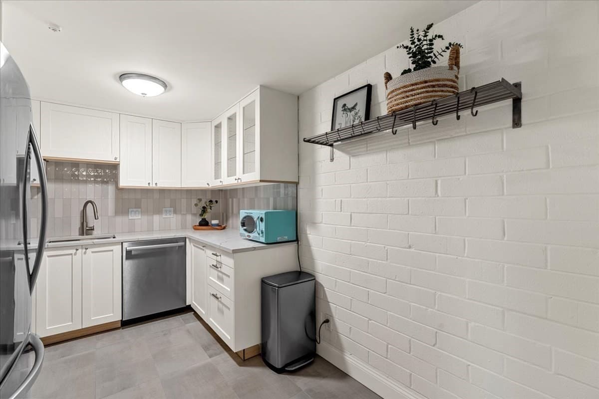 Condominium at 185 Quincy Shore Dr # 24, Quincy MA 02171, Quincy, photo 5 of 22
