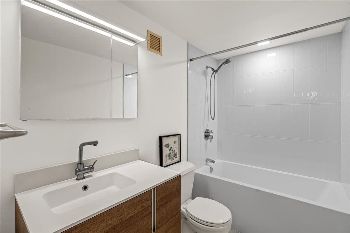 Condominium at 185 Quincy Shore Dr # 24, Quincy MA 02171, Quincy, photo 9 of 22