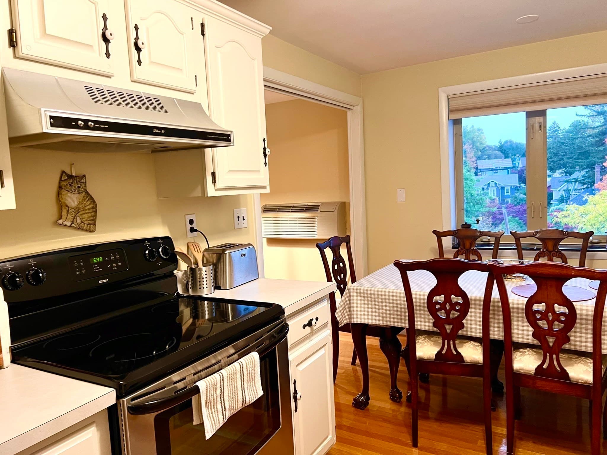 Condominium at 114 Pleasant St. # 406, Arlington MA 02476, photo 6 of 12