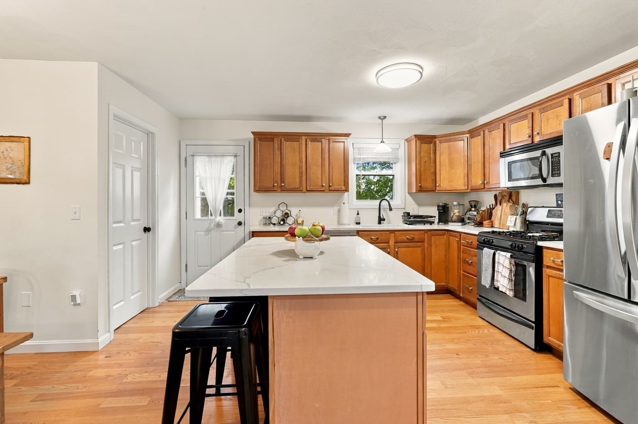 Condominium at 13 Mount Vernon Street # 13, Haverhill MA 01830, photo 3 of 18