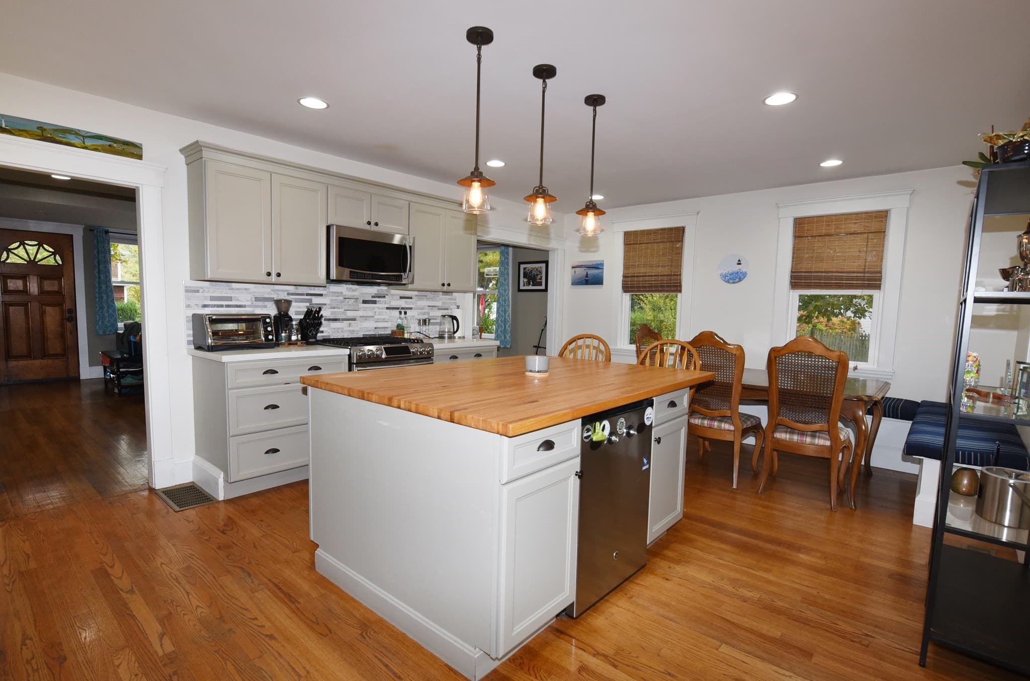 Single Family Residence at 507 Union Street, Weymouth MA 02190, photo 3 of 18