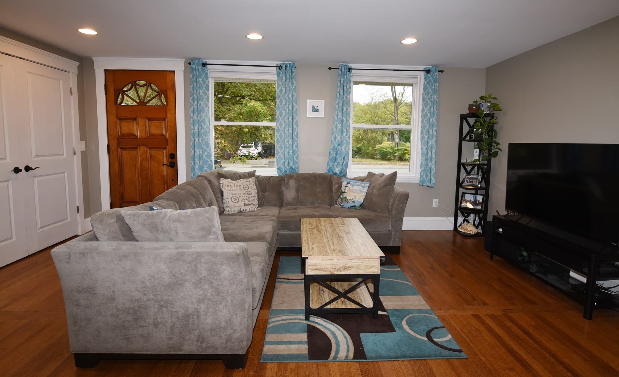 Single Family Residence at 507 Union Street, Weymouth MA 02190, photo 5 of 18