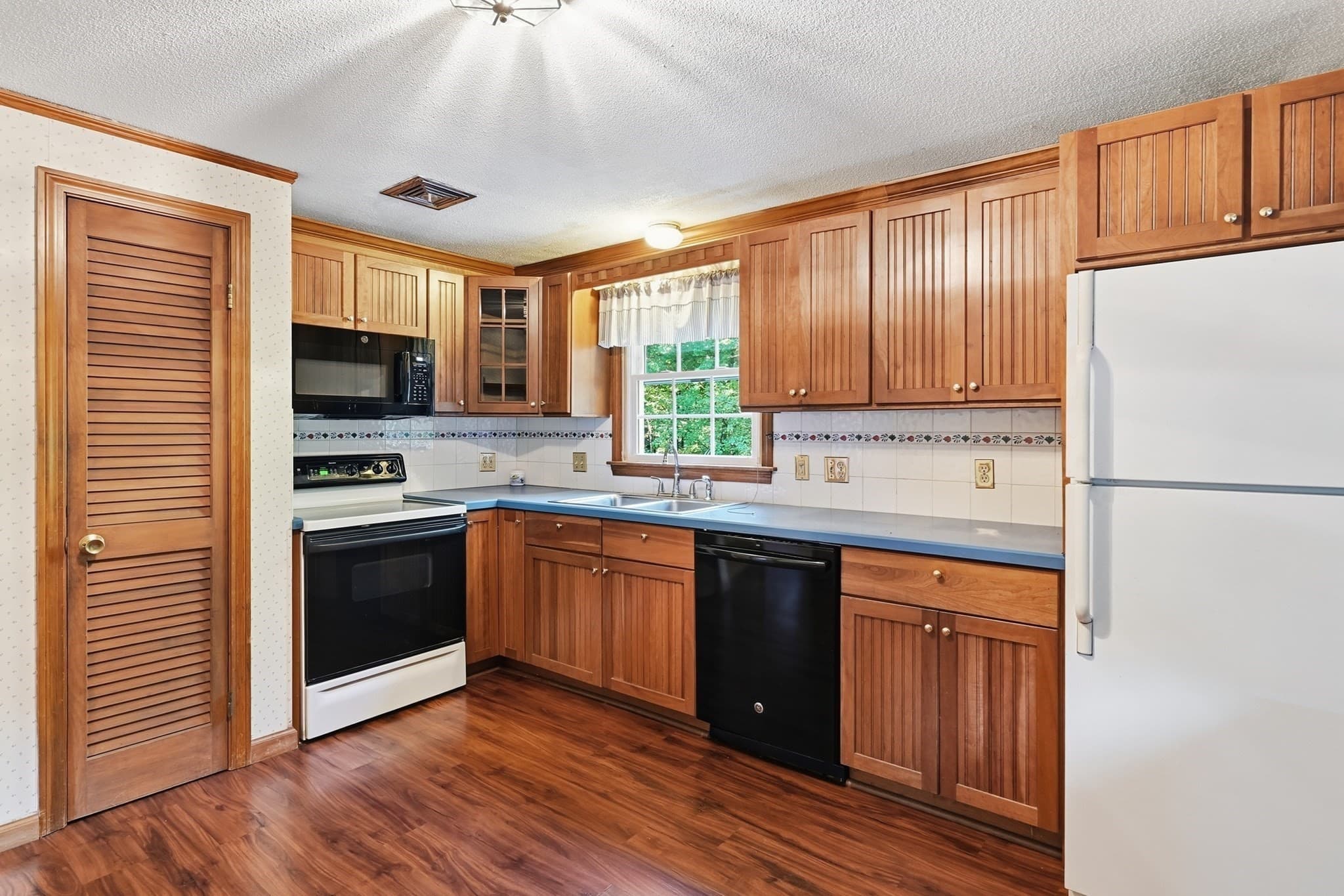 Single Family Residence at 13 Addison Rd, Wilbraham MA 01095, photo 13 of 40