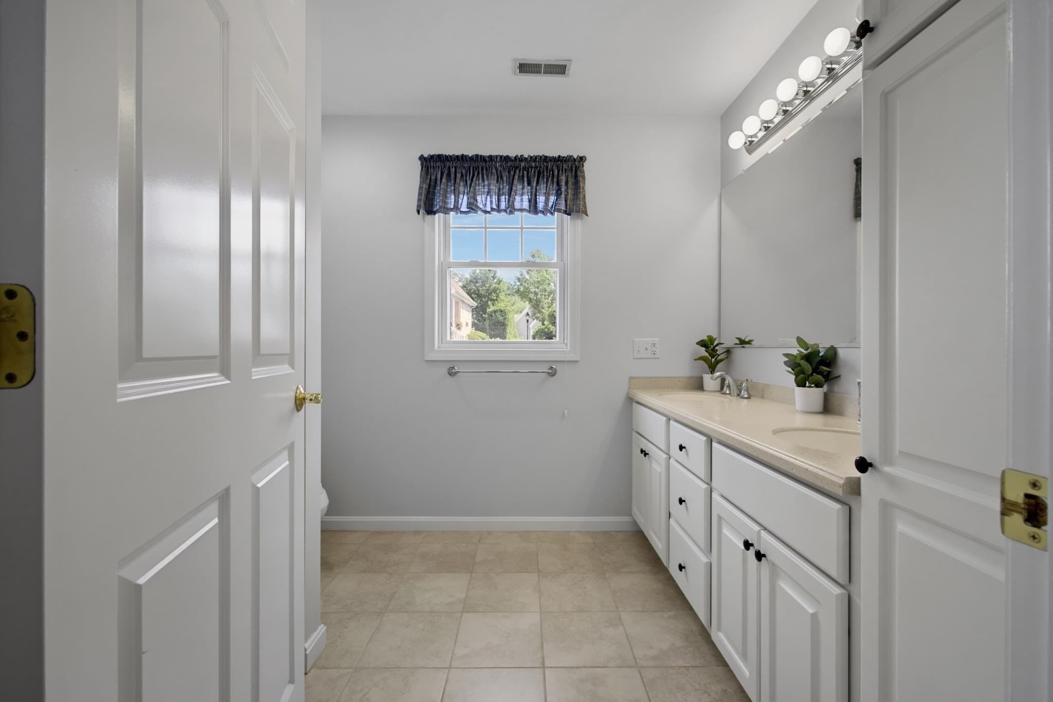Condominium at 500 Mendon Rd # 326, Cumberland RI 02864, photo 22 of 38