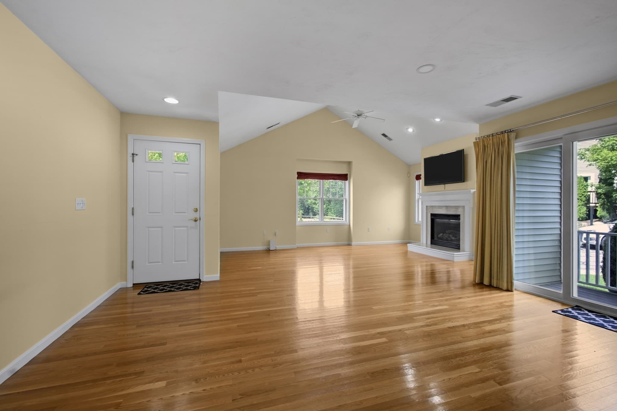 Condominium at 500 Mendon Rd # 326, Cumberland RI 02864, photo 9 of 38