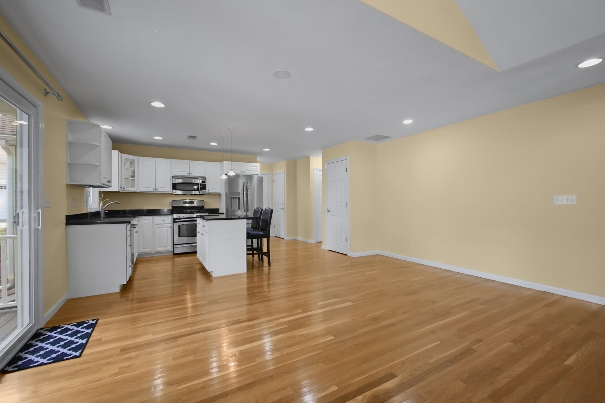 Condominium at 500 Mendon Rd # 326, Cumberland RI 02864, photo 11 of 38