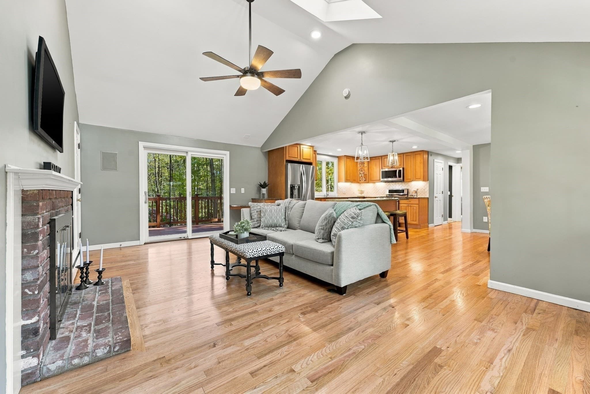 Single Family Residence at 175 Franklin Rd, Longmeadow MA 01106, photo 12 of 42