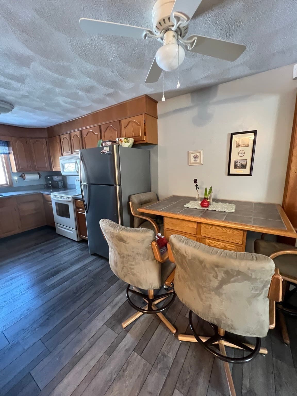 Attached (Townhouse/Rowhouse/Duplex) at 68 Central St # 2, Woburn MA 01801, photo 2 of 15