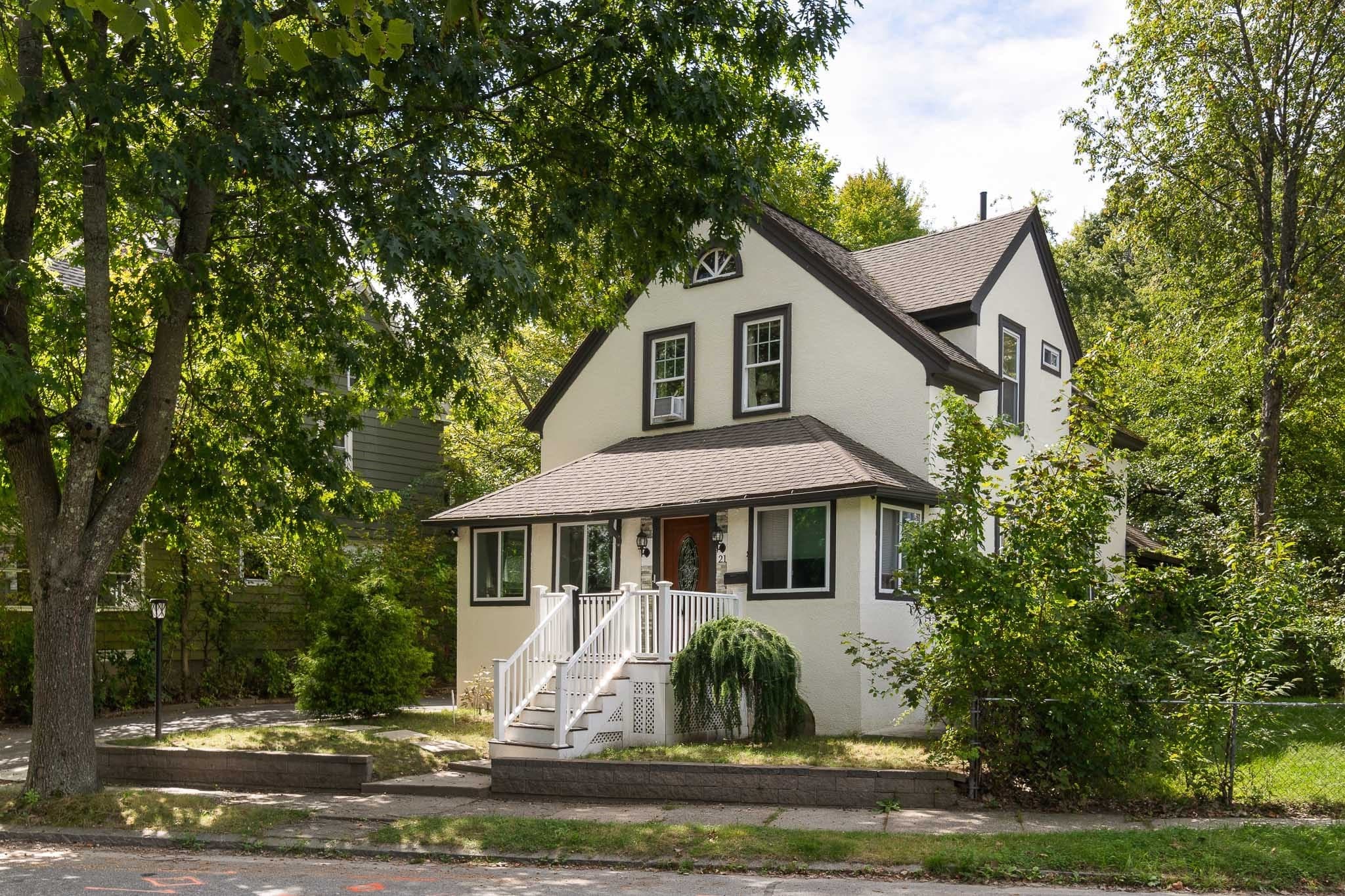 21 Englewood Ave, Worcester MA 01603