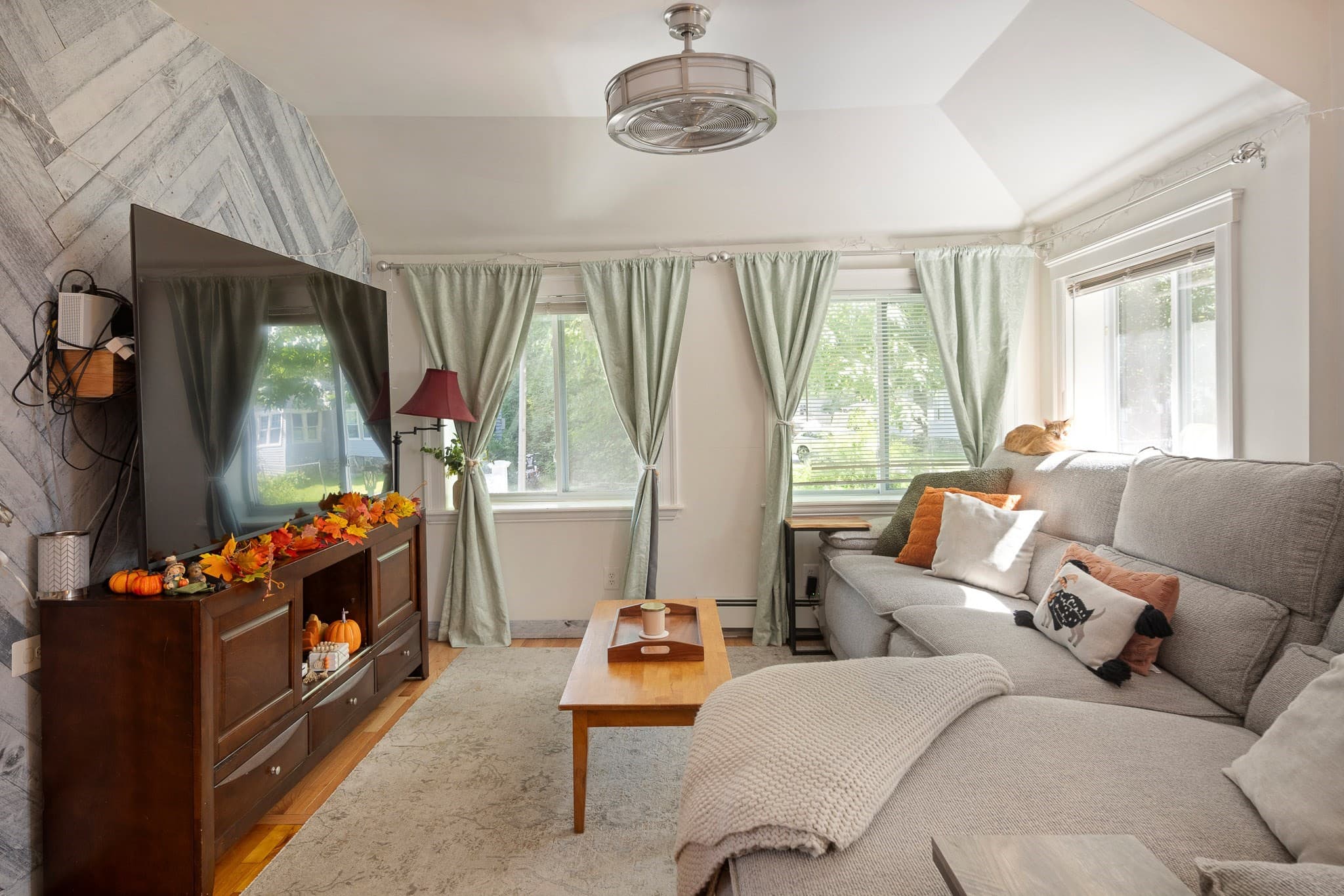 Single Family Residence at 21 Englewood Ave, Worcester MA 01603, photo 9 of 26