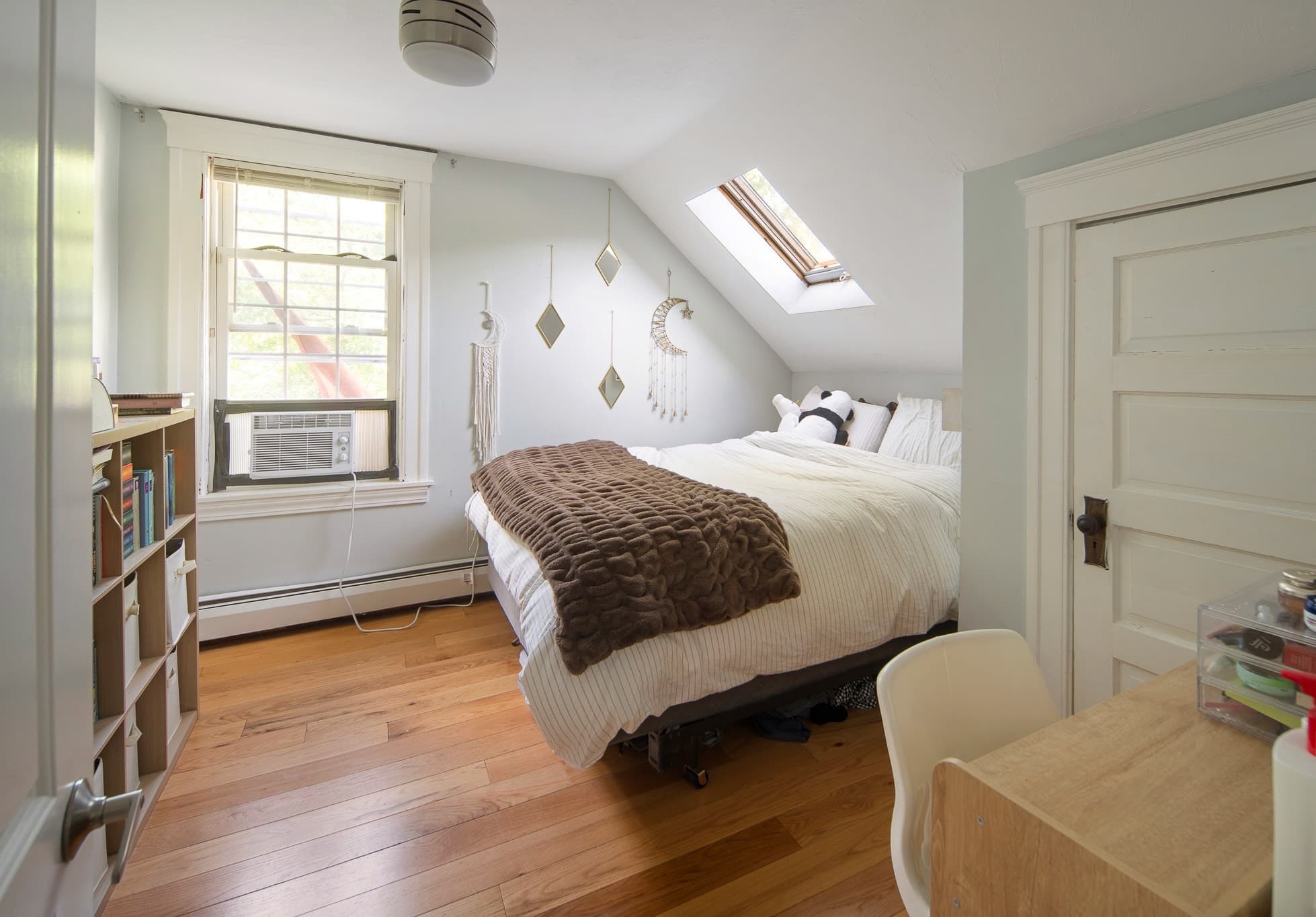 Single Family Residence at 21 Englewood Ave, Worcester MA 01603, photo 14 of 26
