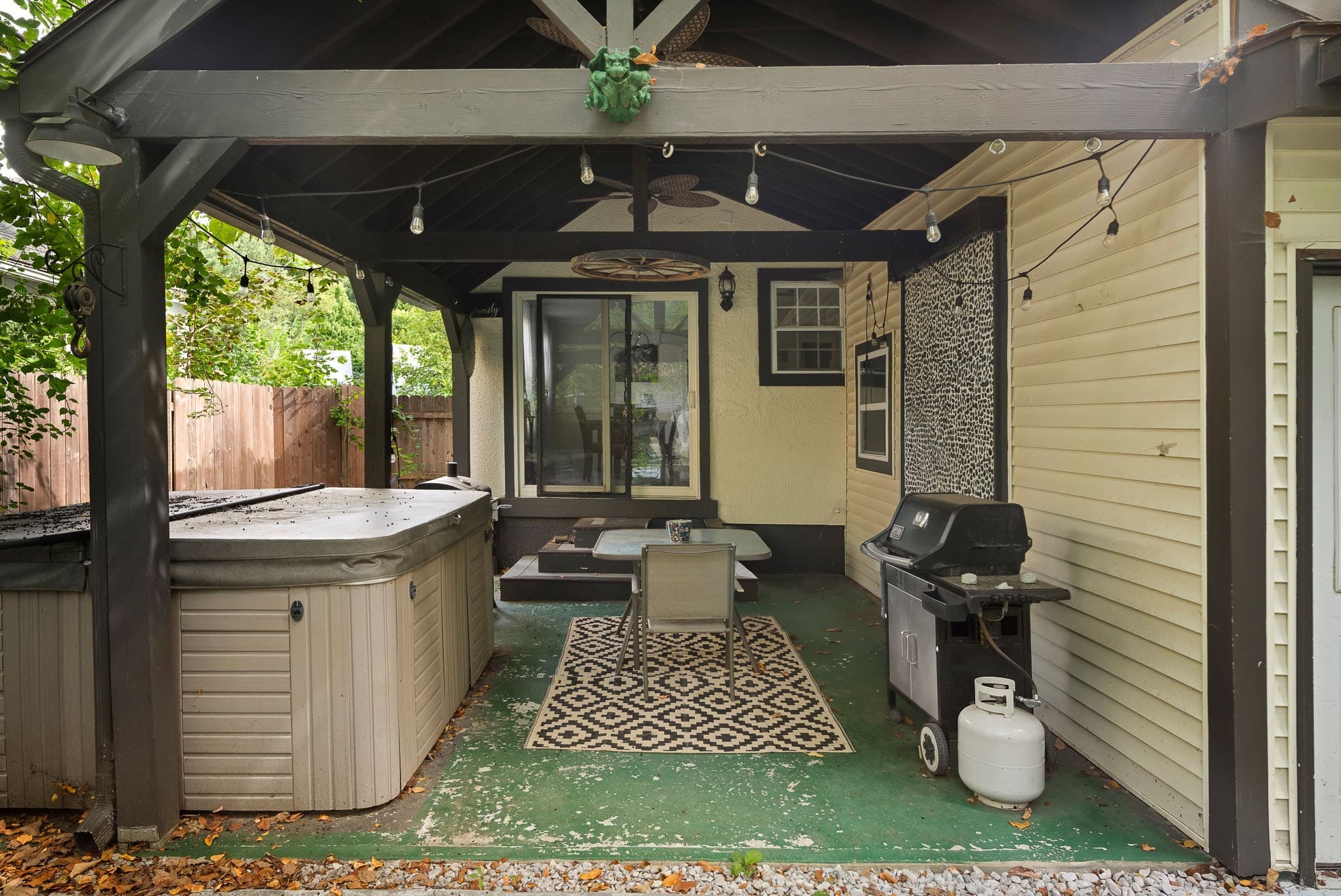 Single Family Residence at 21 Englewood Ave, Worcester MA 01603, photo 21 of 26