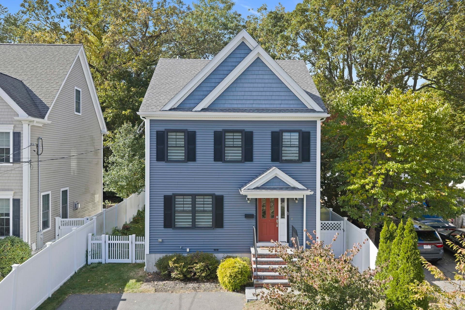12 Arcadia Ave, Waltham MA 02452
