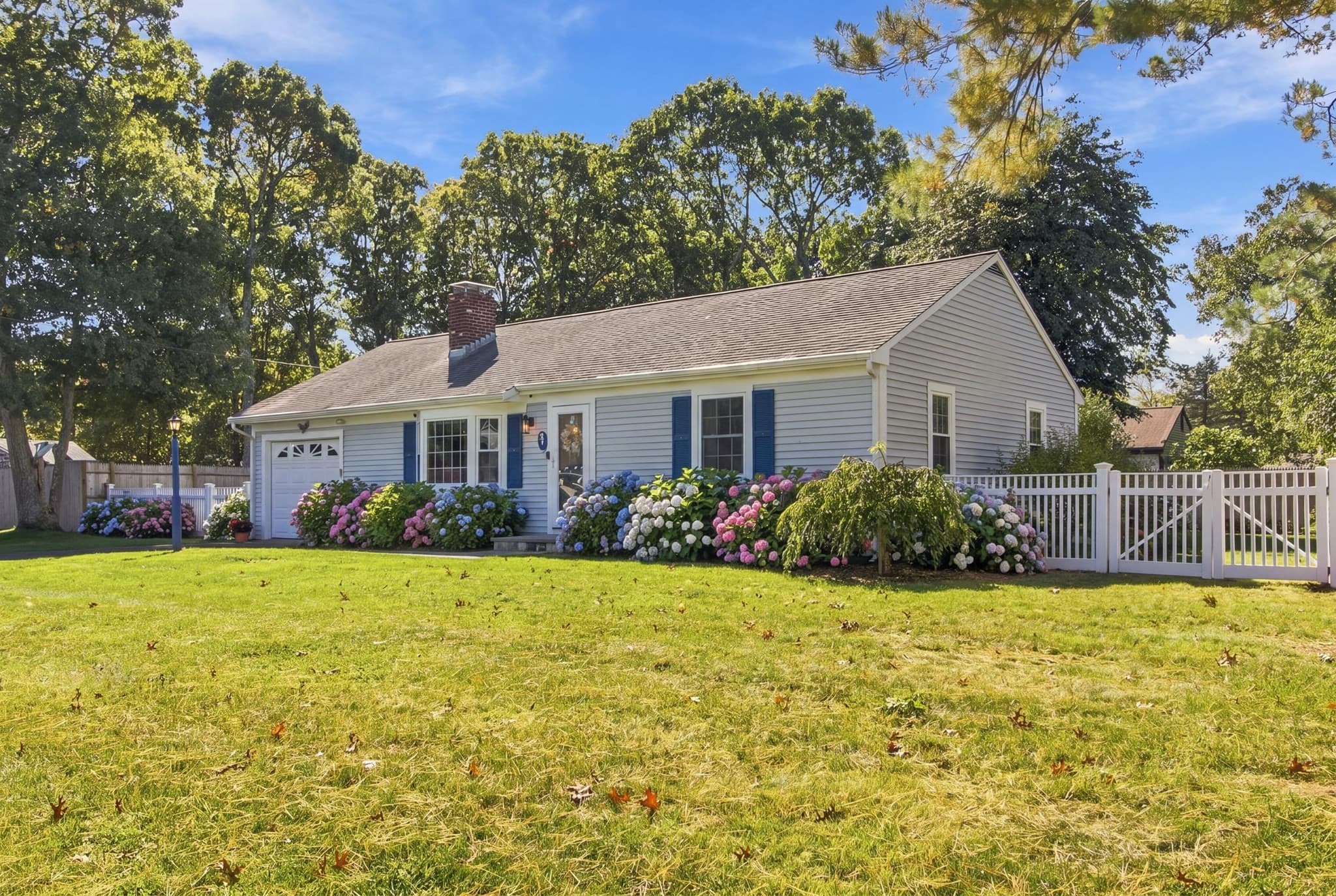 Single Family Residence at 7 Spinning Brook Rd, Yarmouth MA 02664, photo 3 of 40